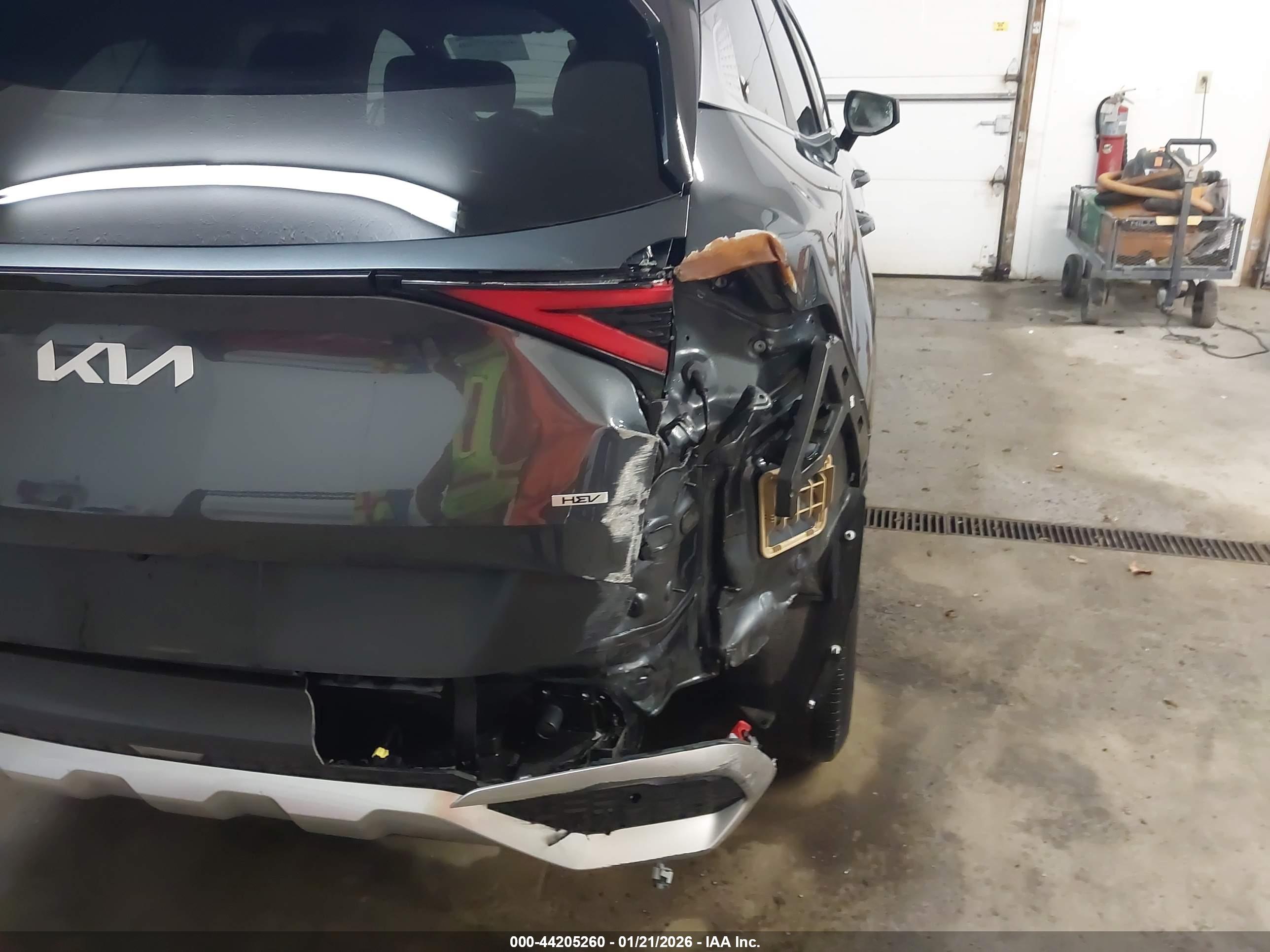 KIA SPORTAGE image 6