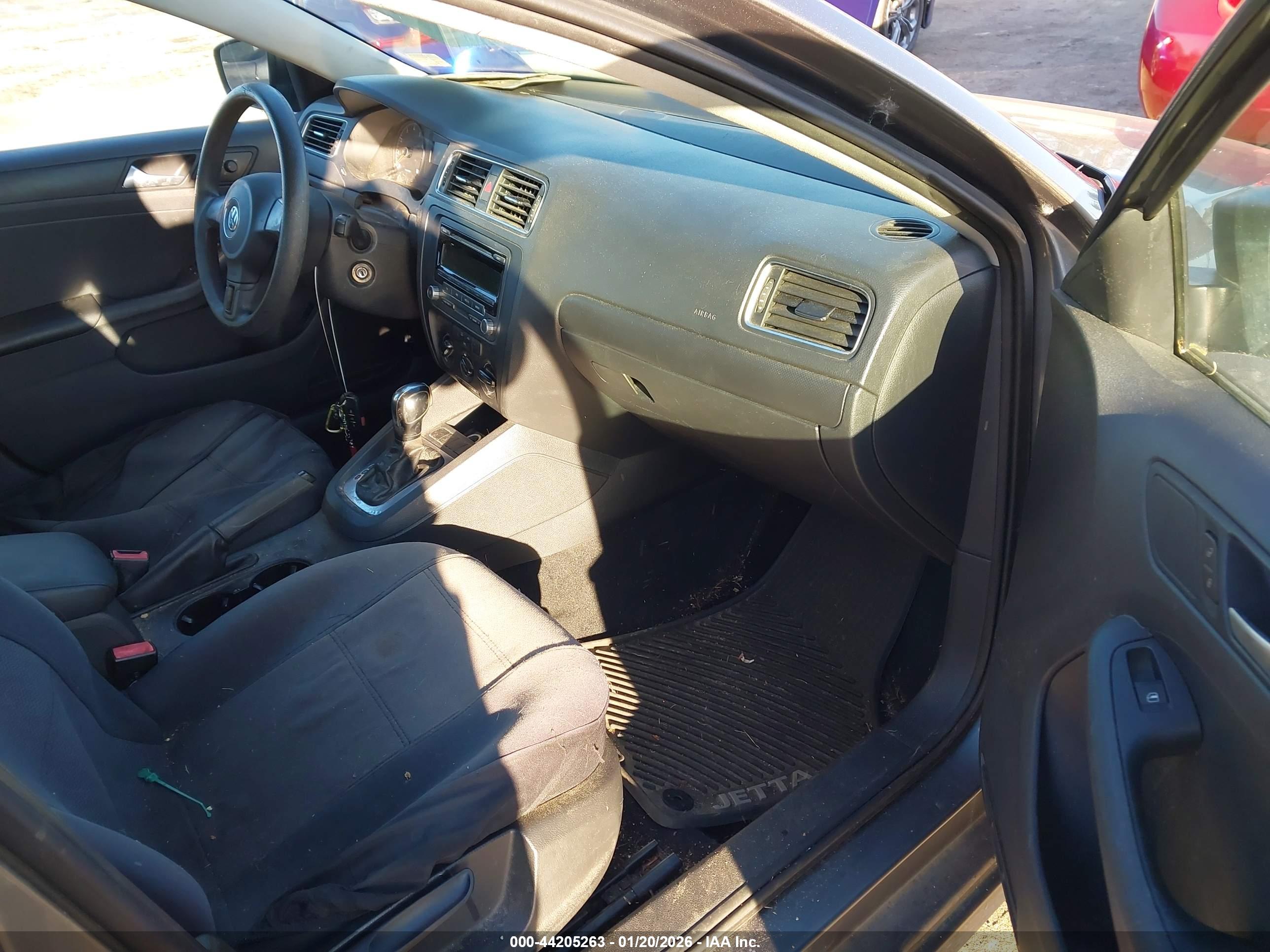 VOLKSWAGEN JETTA image 5