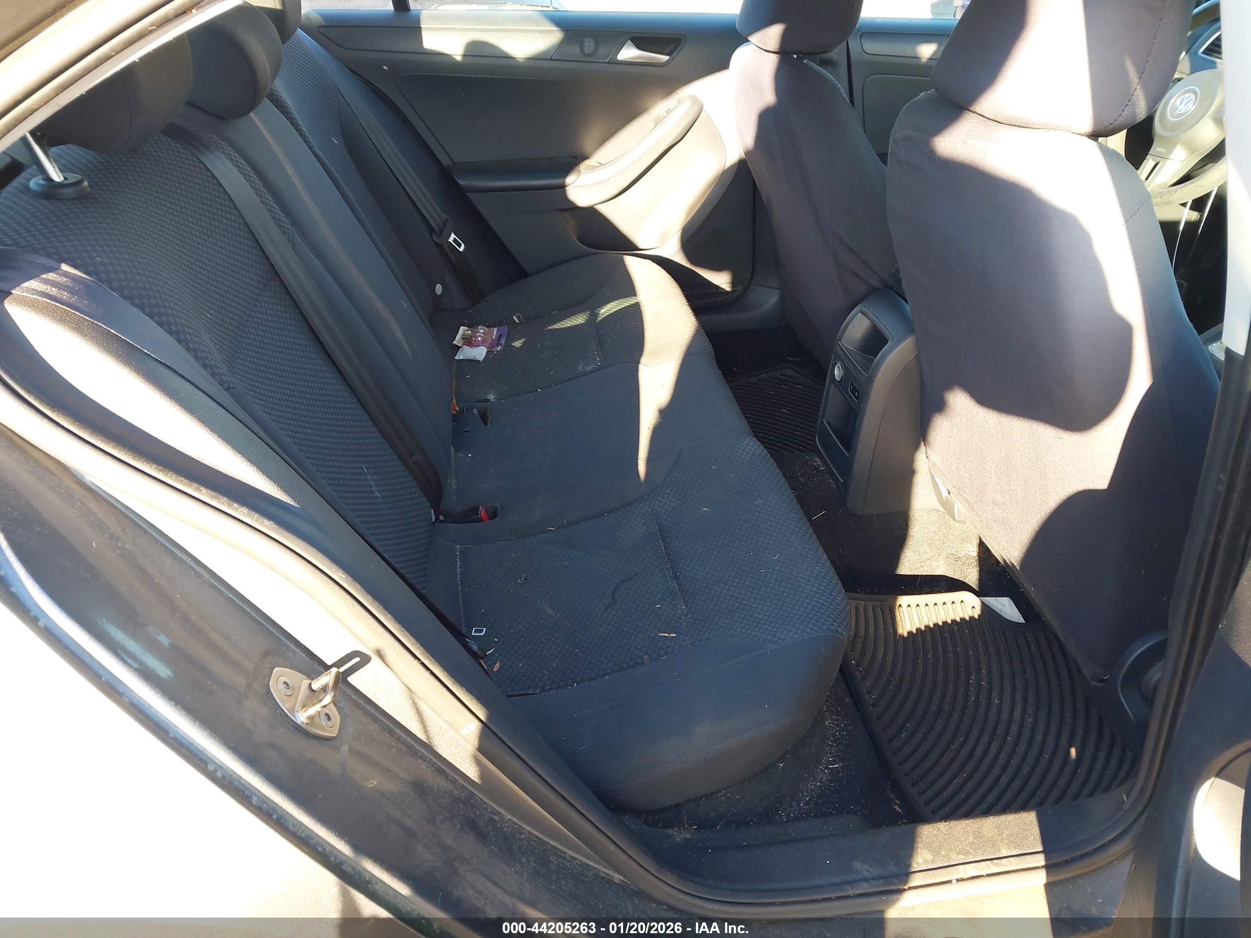 VOLKSWAGEN JETTA image 8