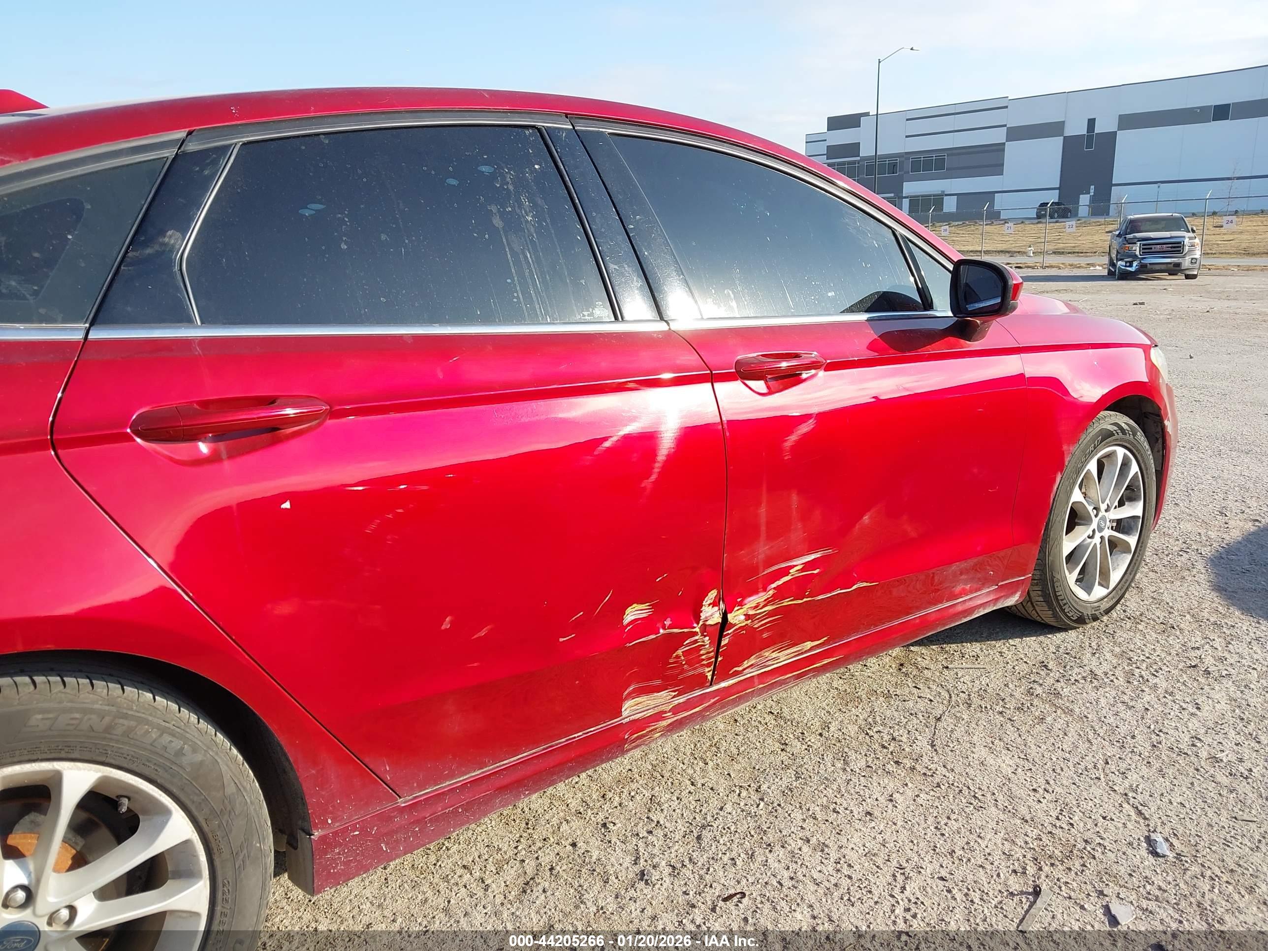 FORD FUSION image 6