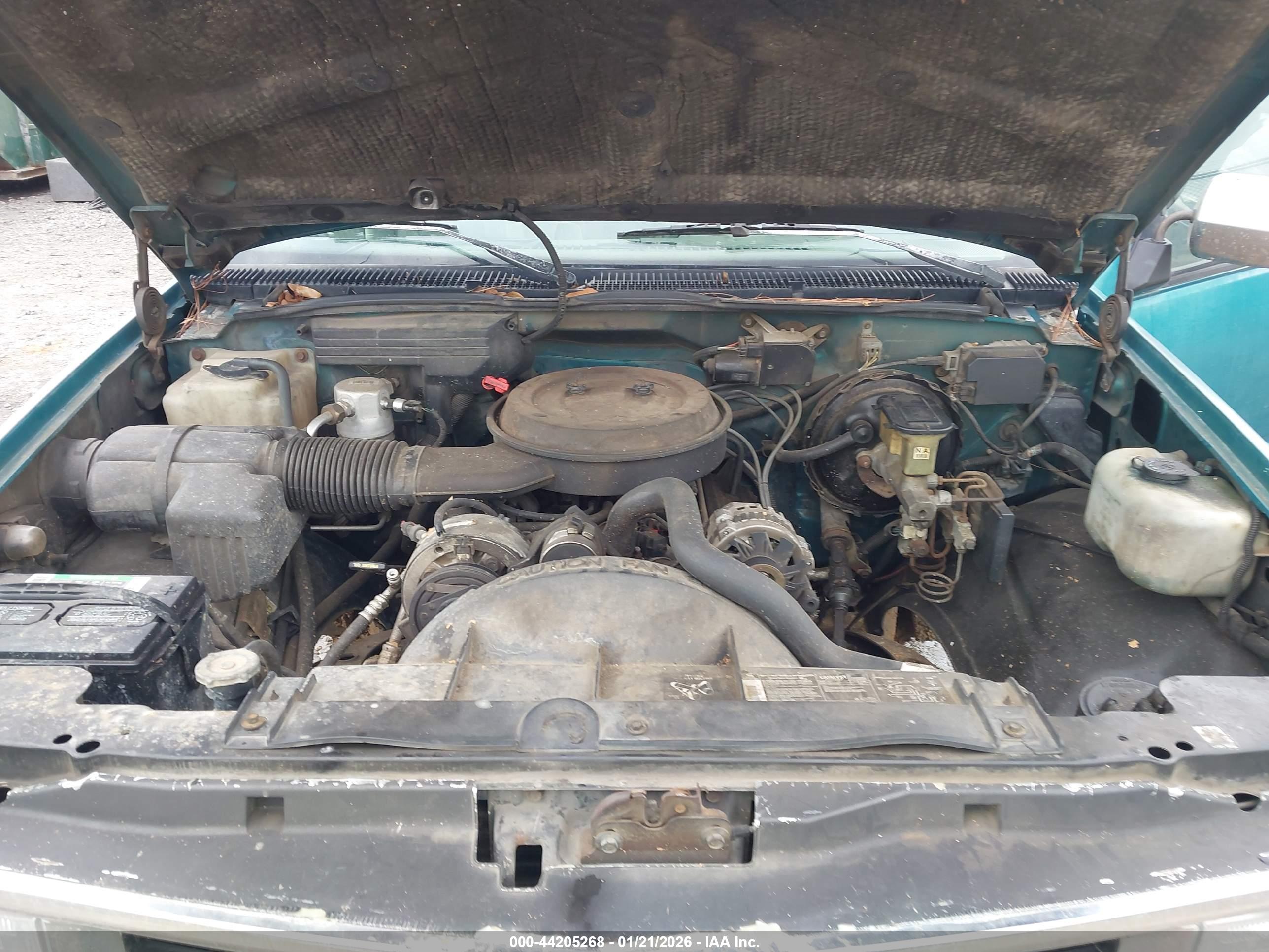 CHEVROLET GMT-400 image 10