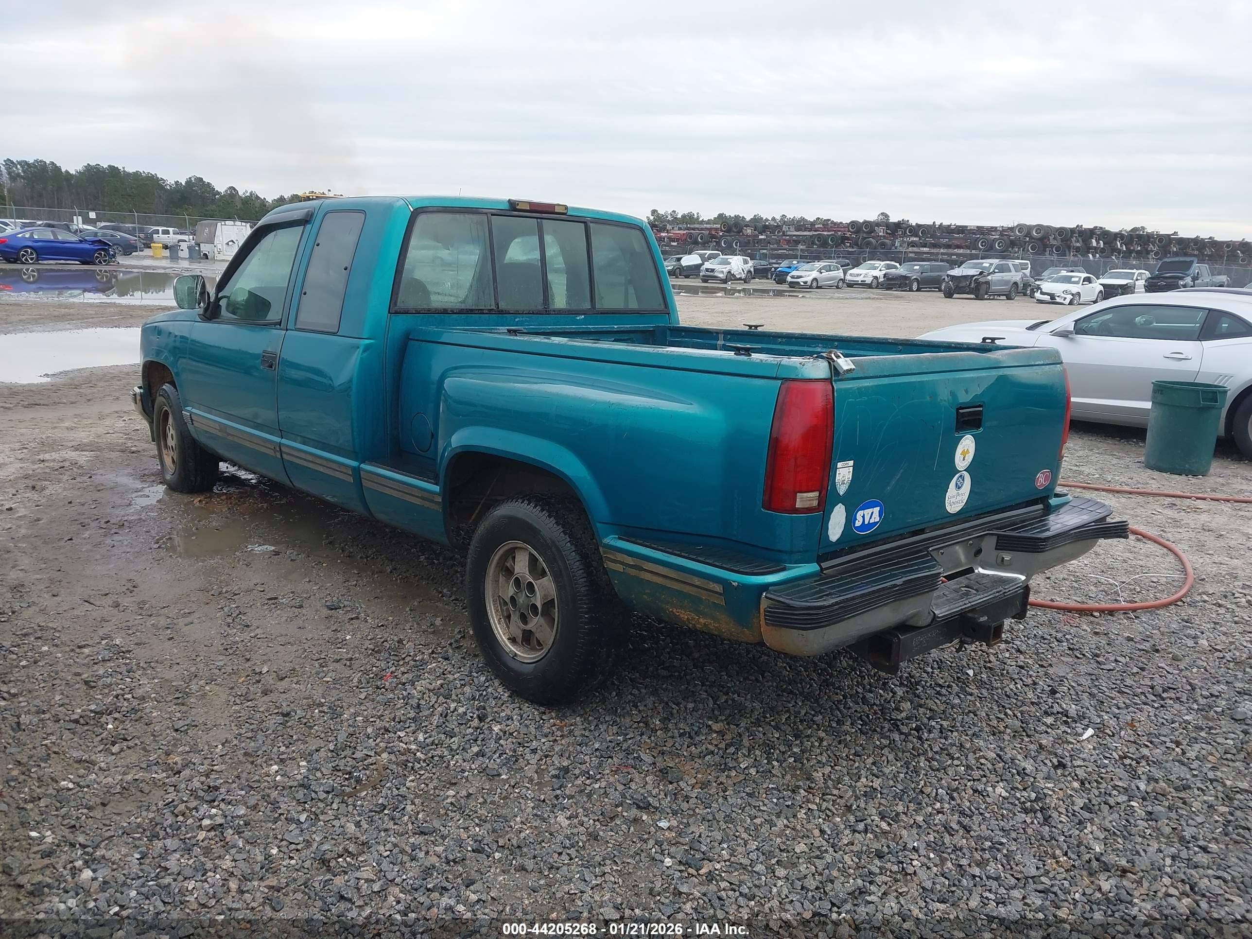 CHEVROLET GMT-400 image 3