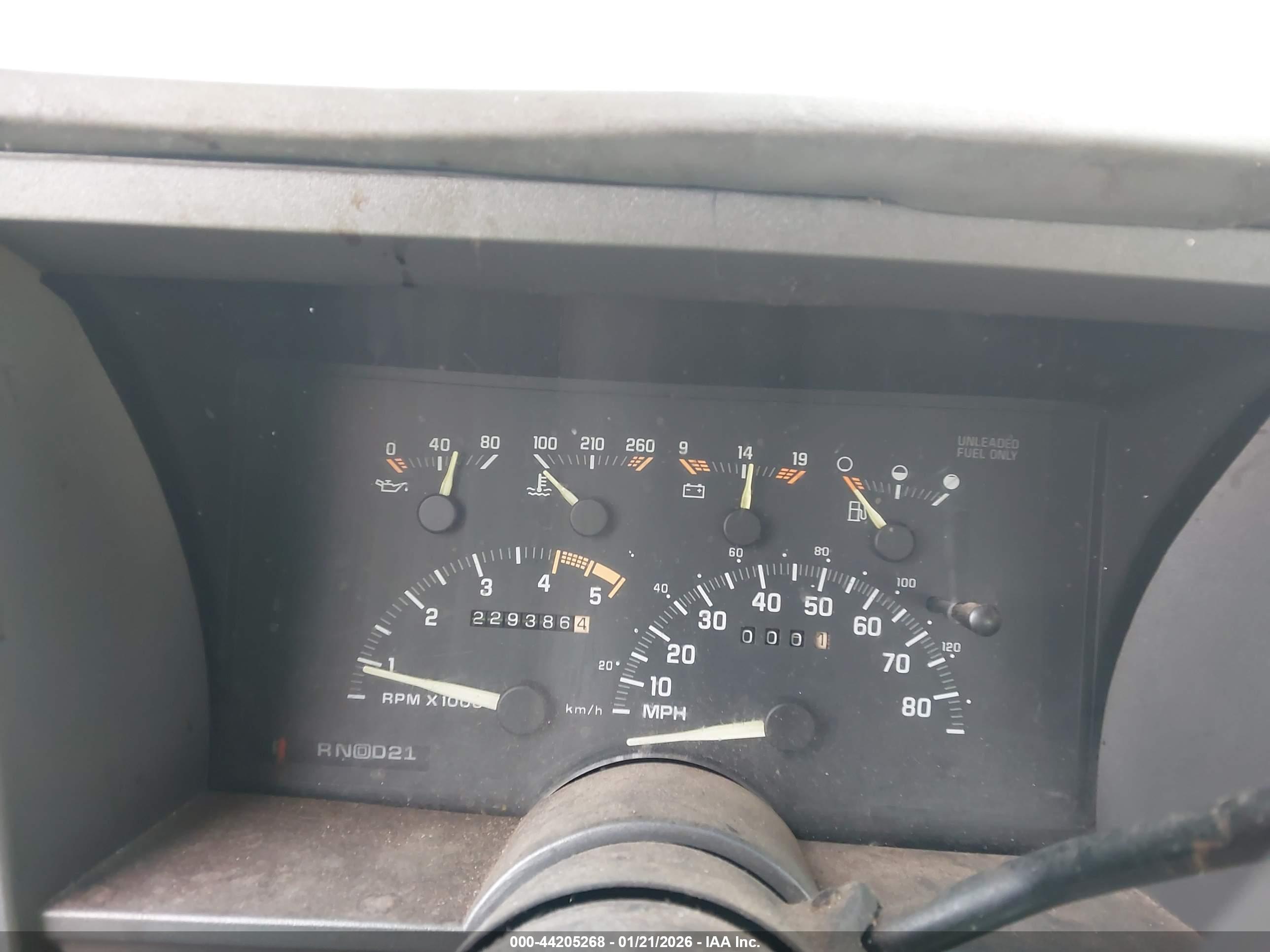 CHEVROLET GMT-400 image 7
