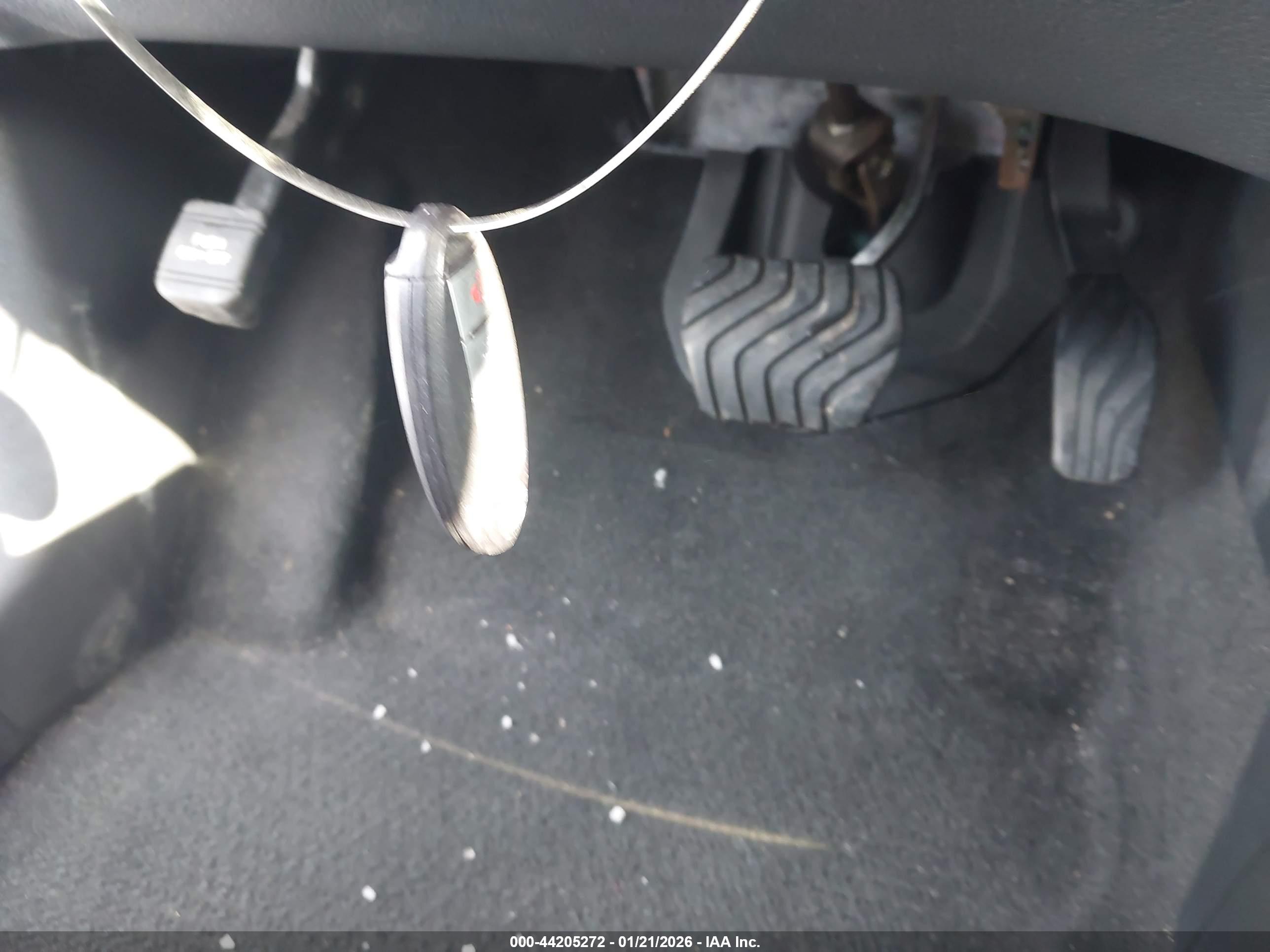 NISSAN ROGUE image 11