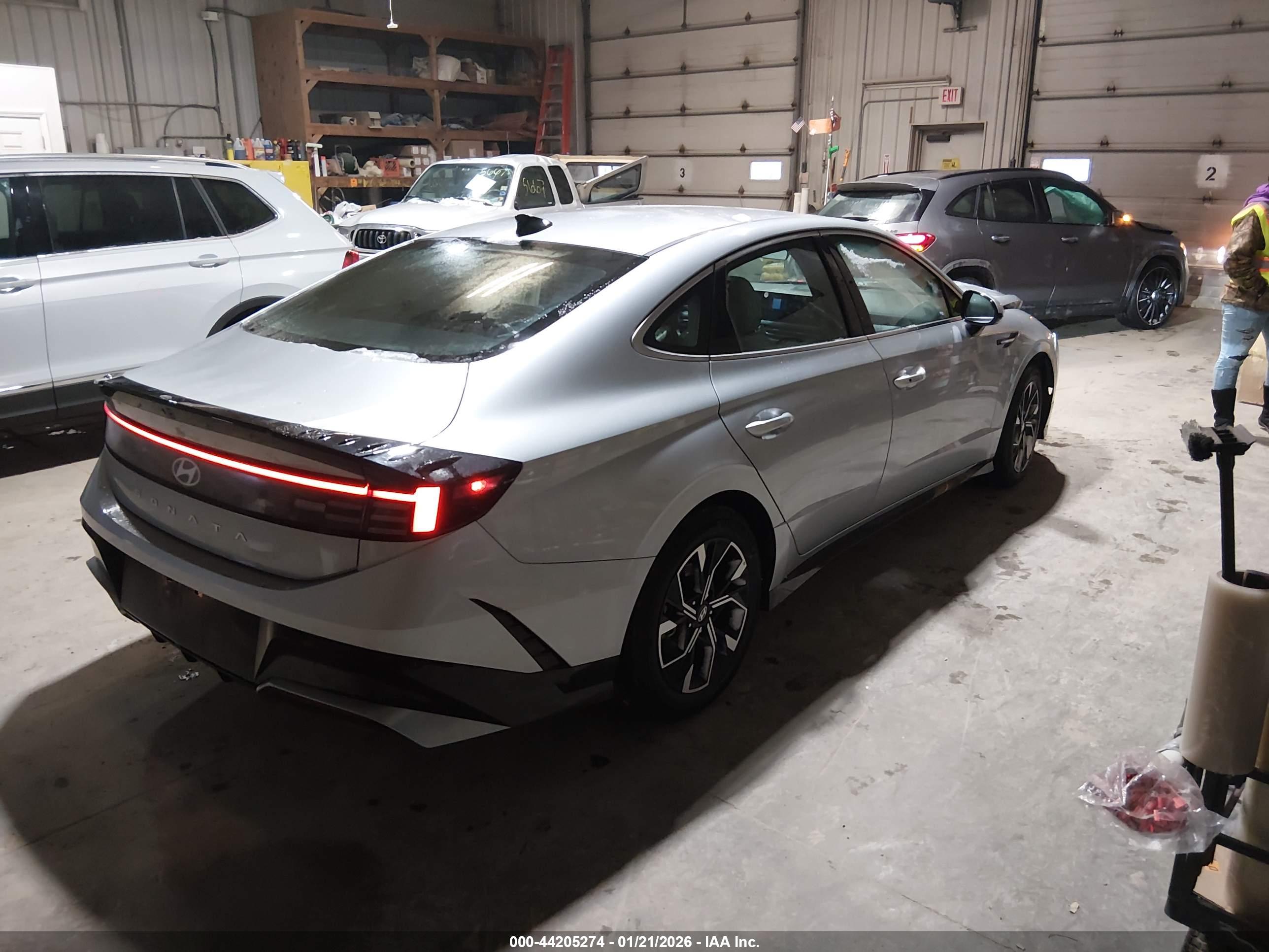 HYUNDAI SONATA image 4