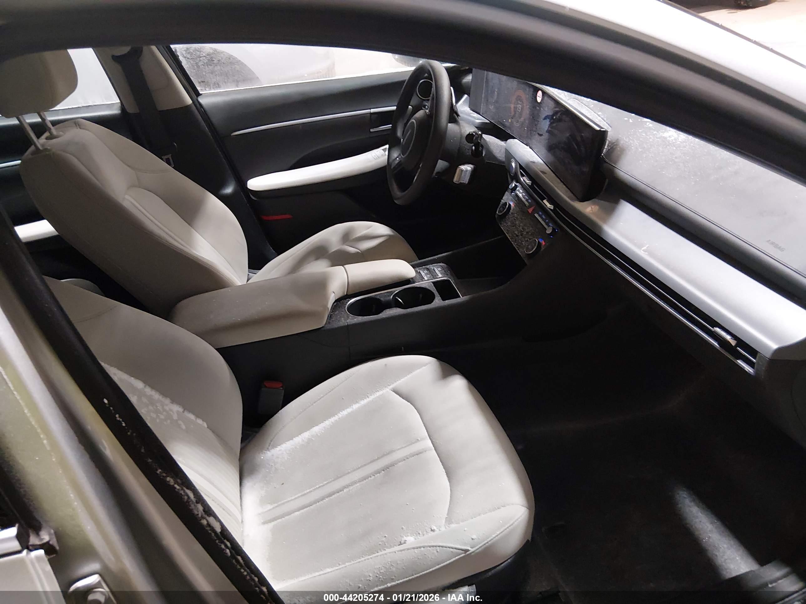 HYUNDAI SONATA image 5