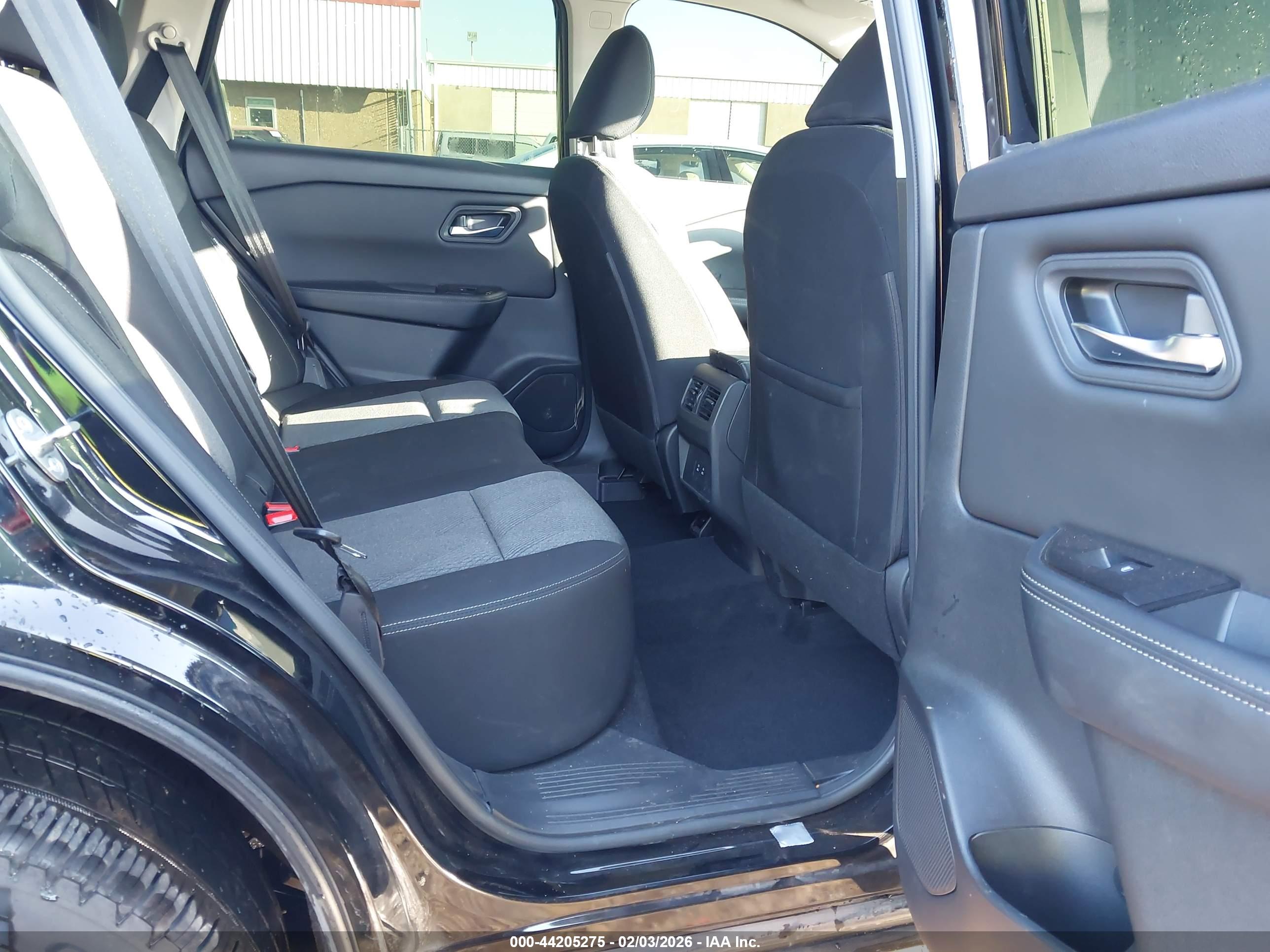 NISSAN ROGUE image 8