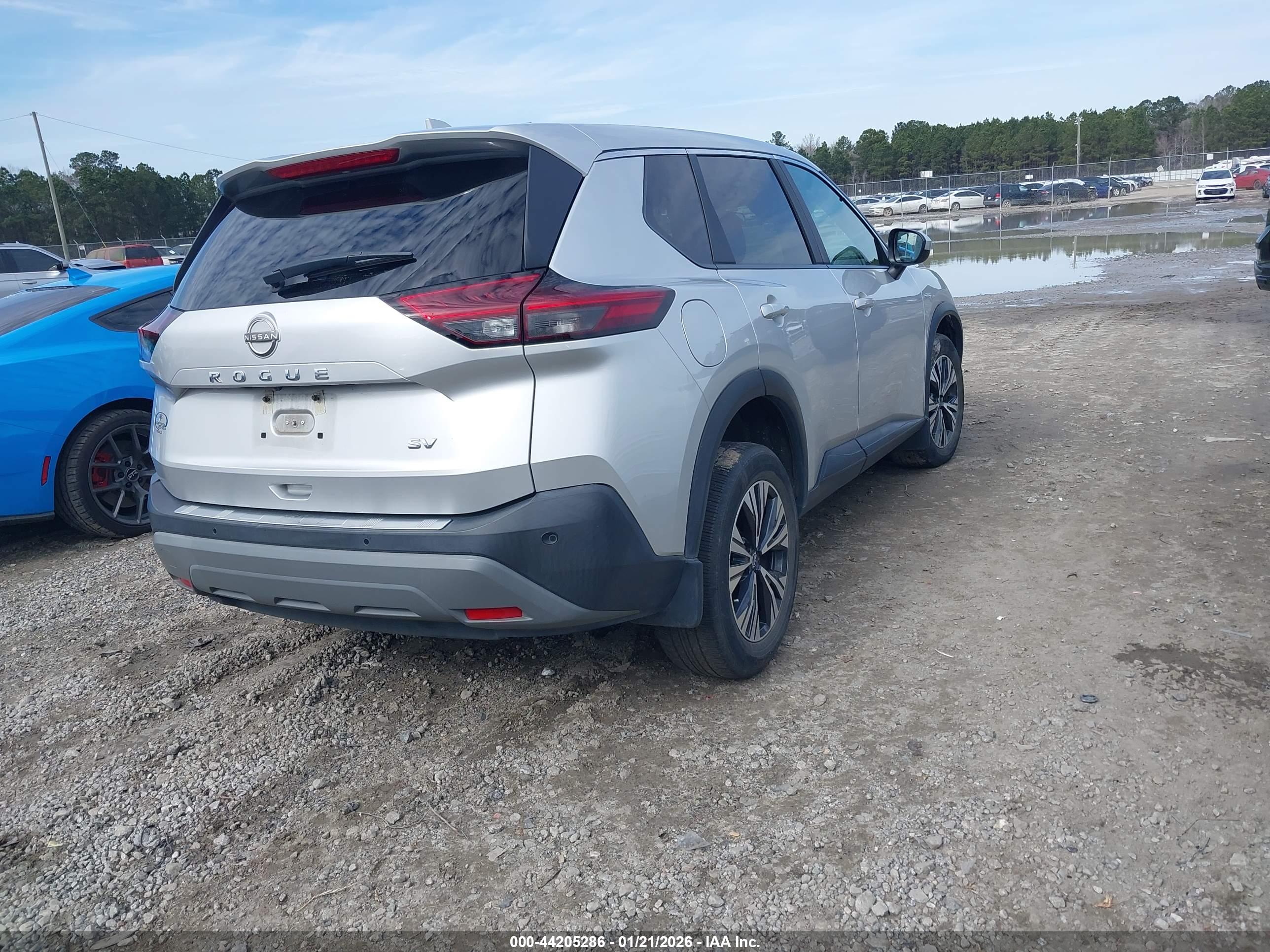 NISSAN ROGUE image 4