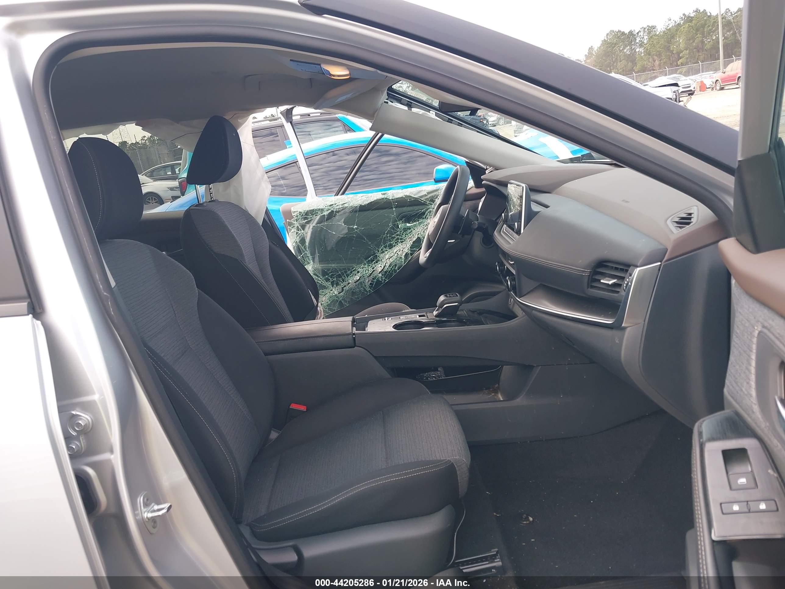 NISSAN ROGUE image 5