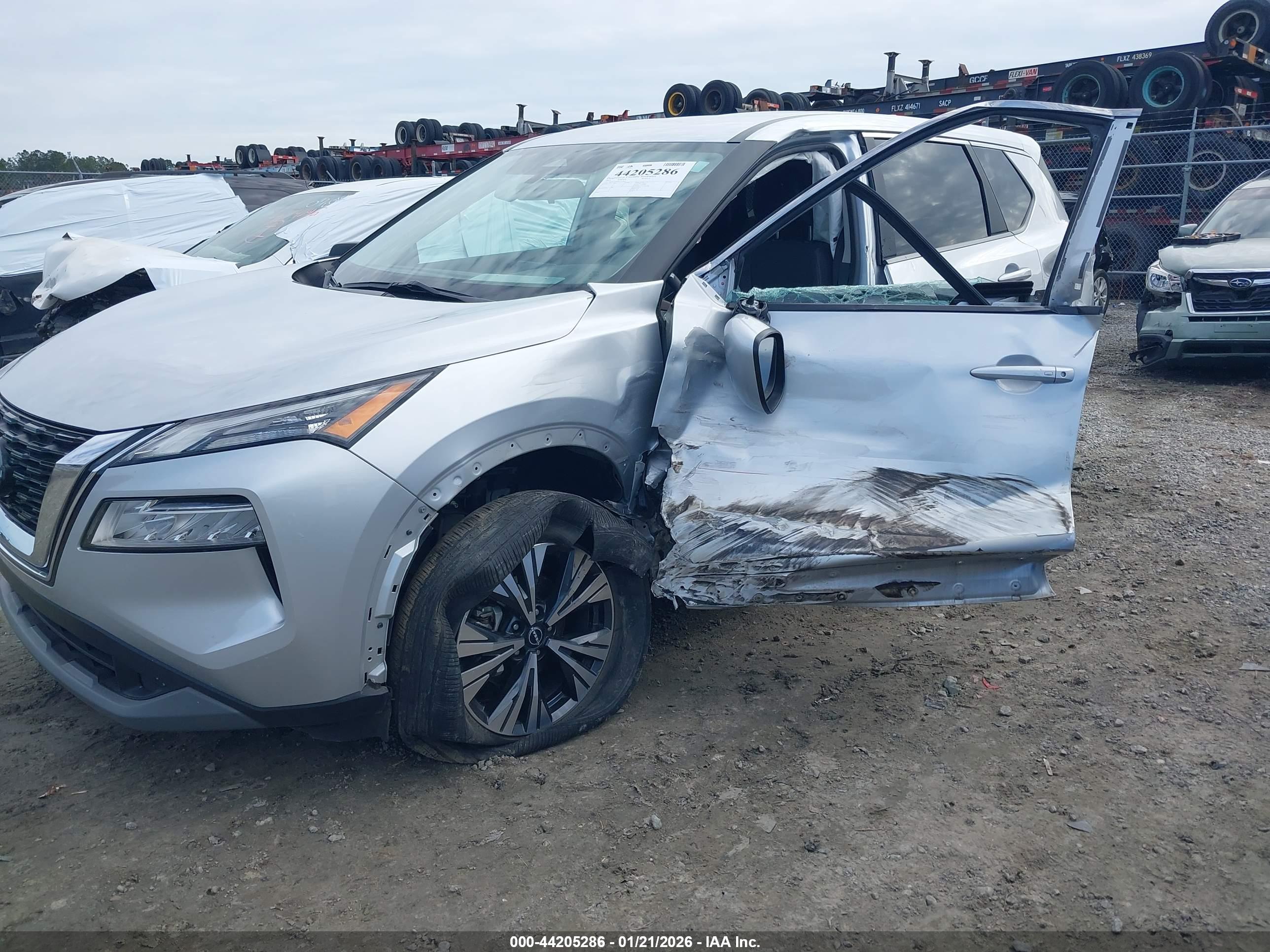 NISSAN ROGUE image 6