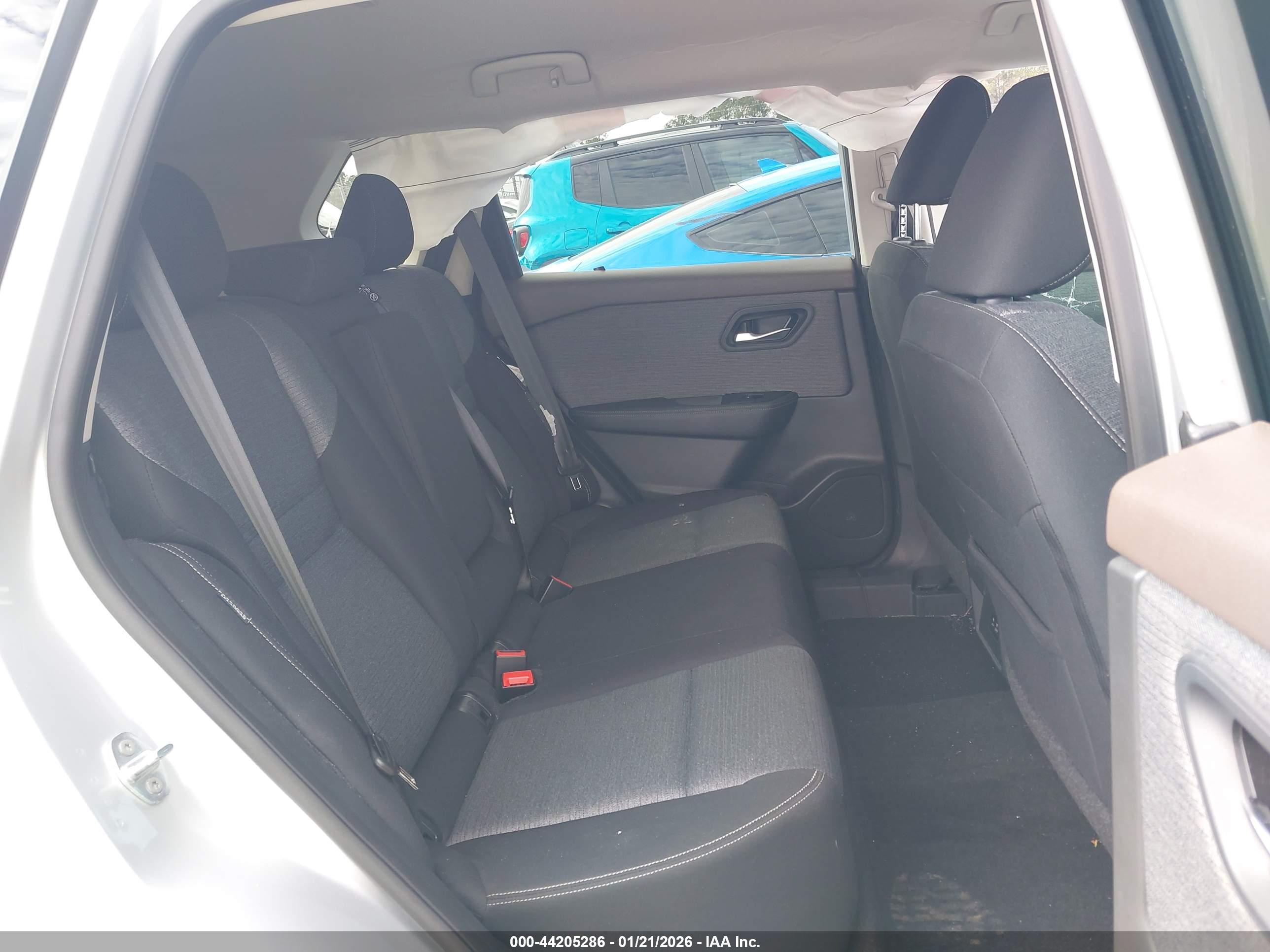 NISSAN ROGUE image 8