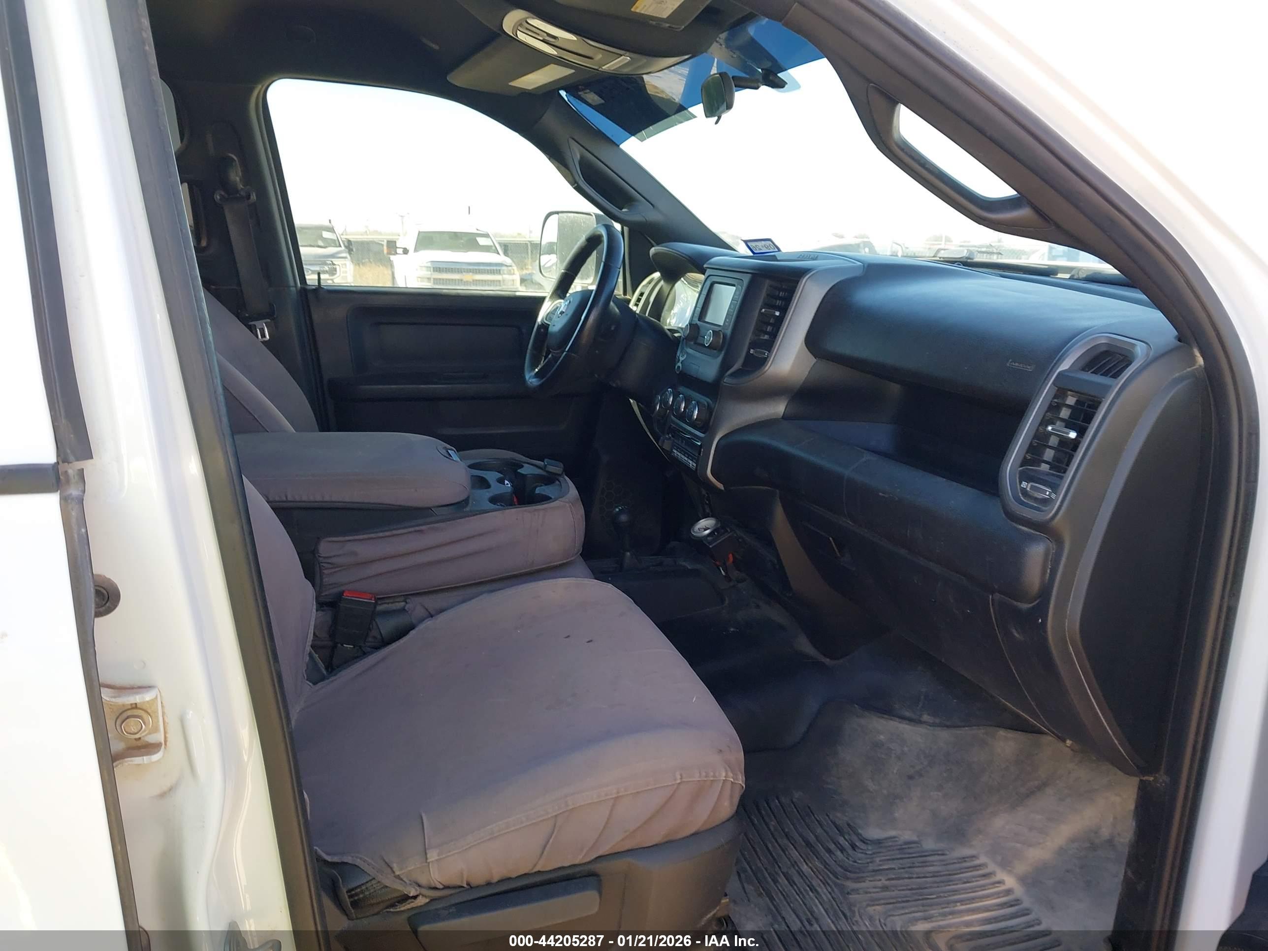 RAM 2500 image 5