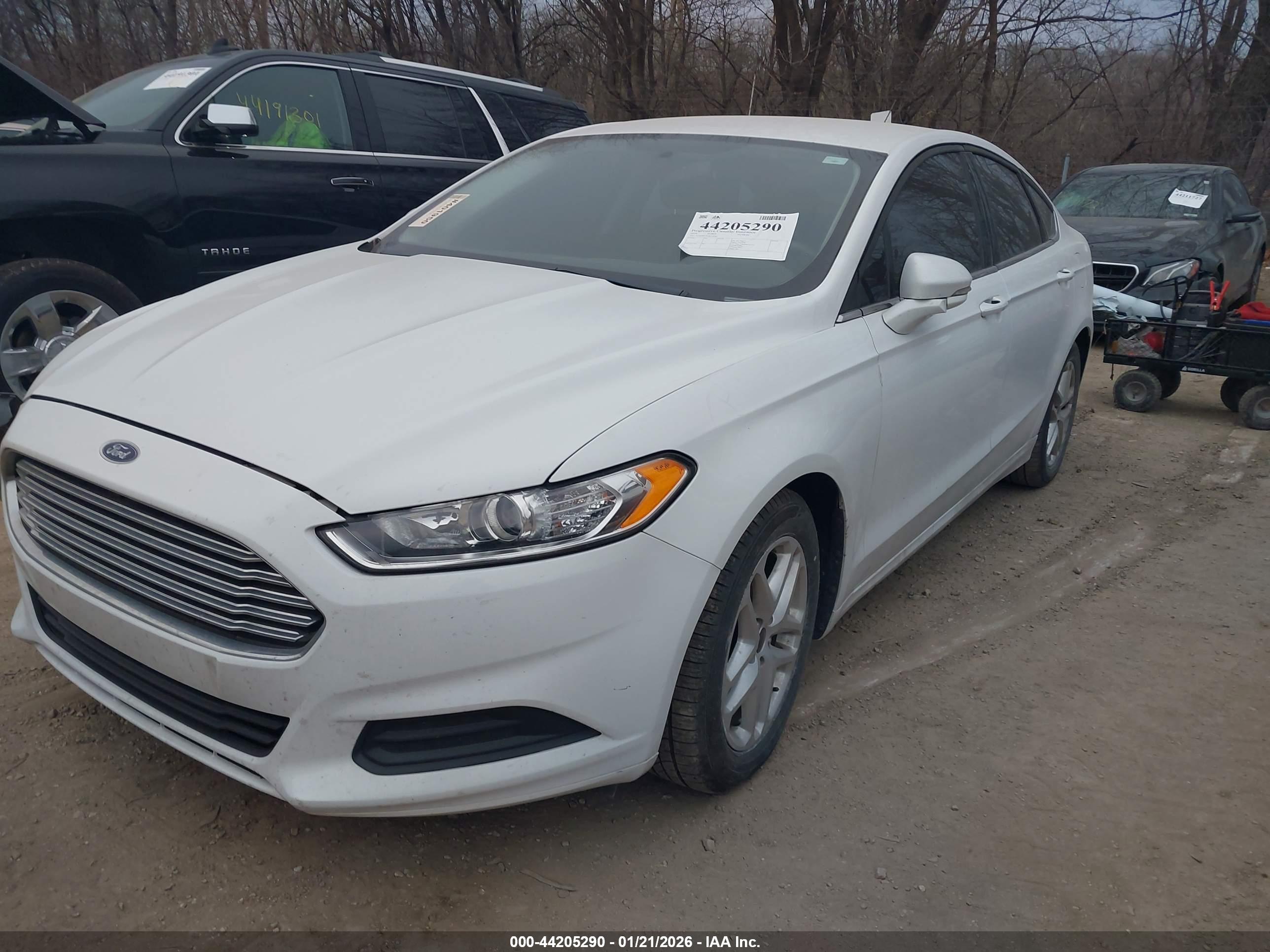 FORD FUSION image 2