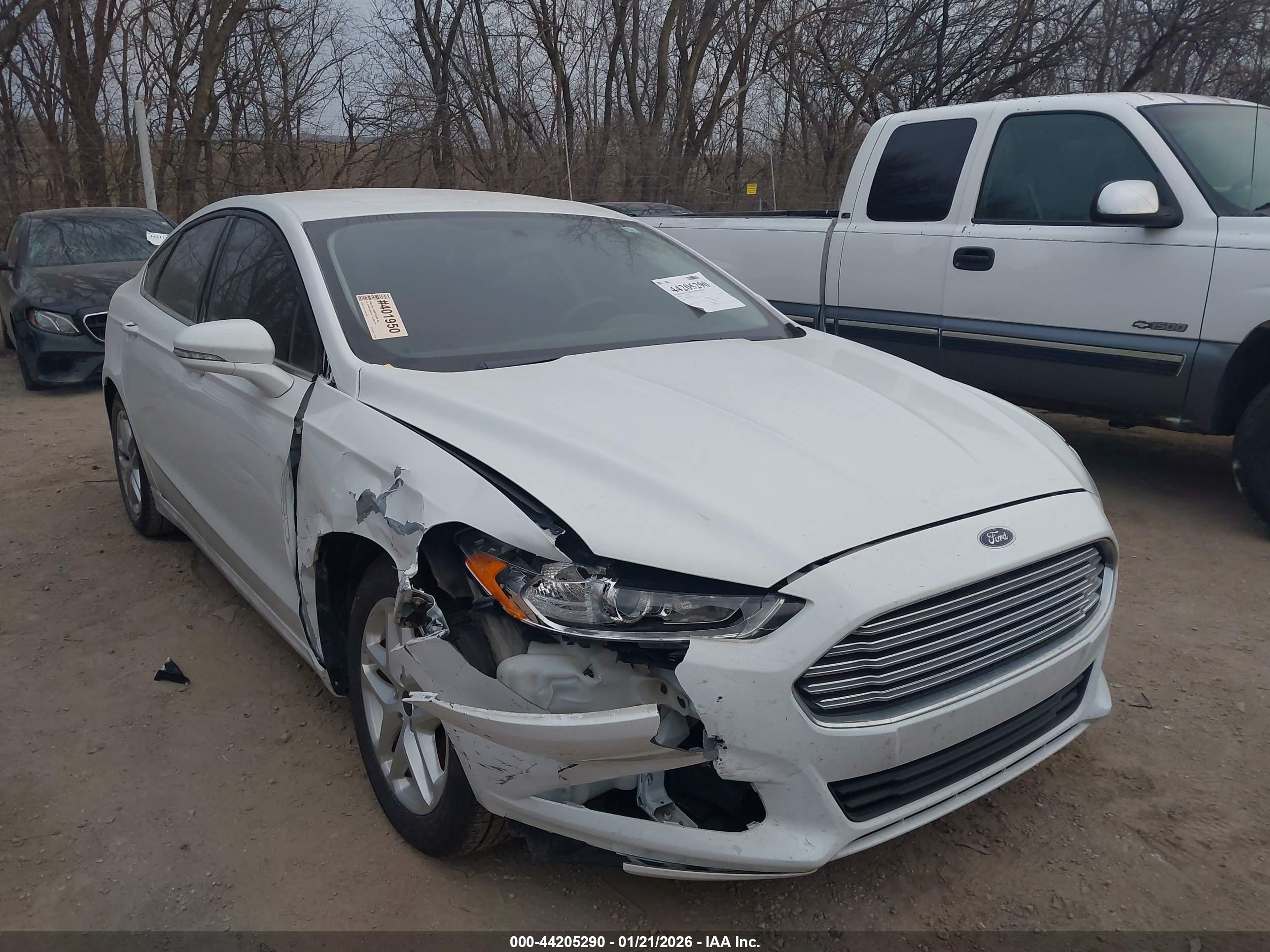 FORD FUSION image 6