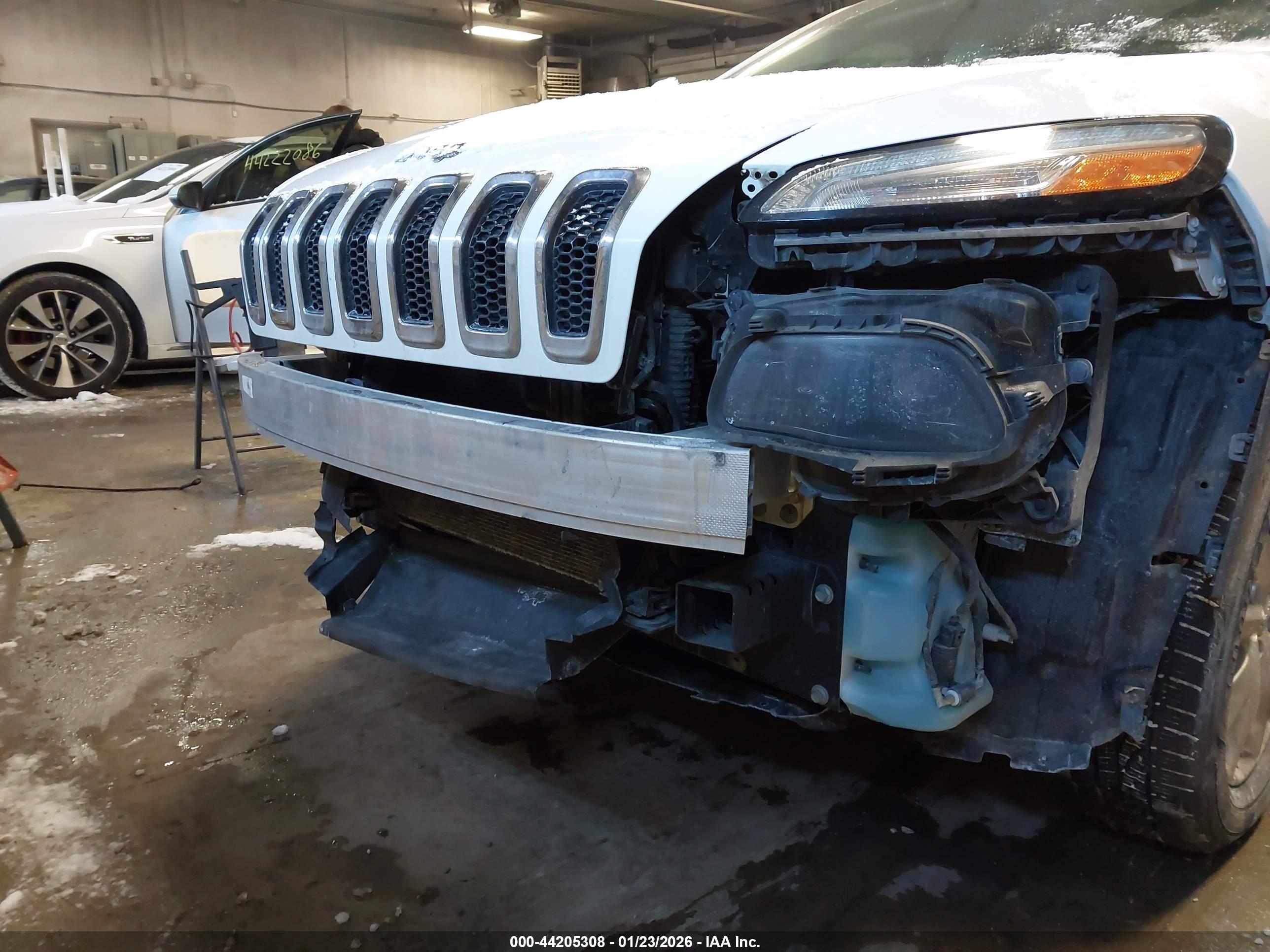JEEP CHEROKEE image 6