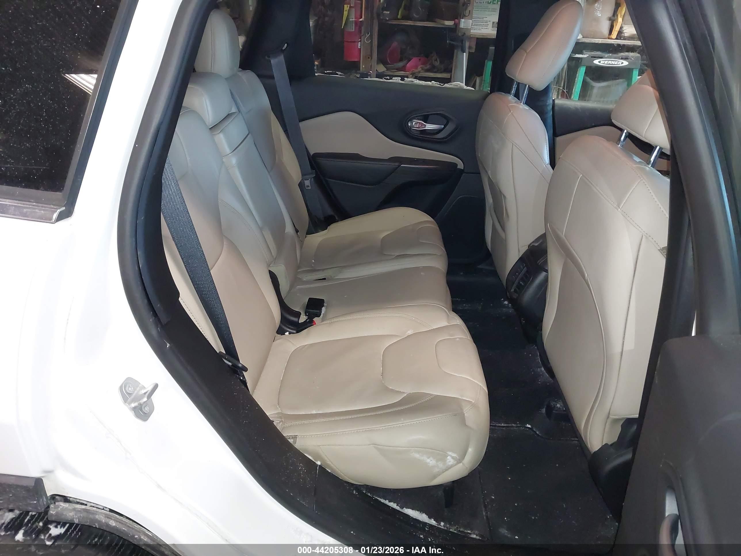 JEEP CHEROKEE image 8