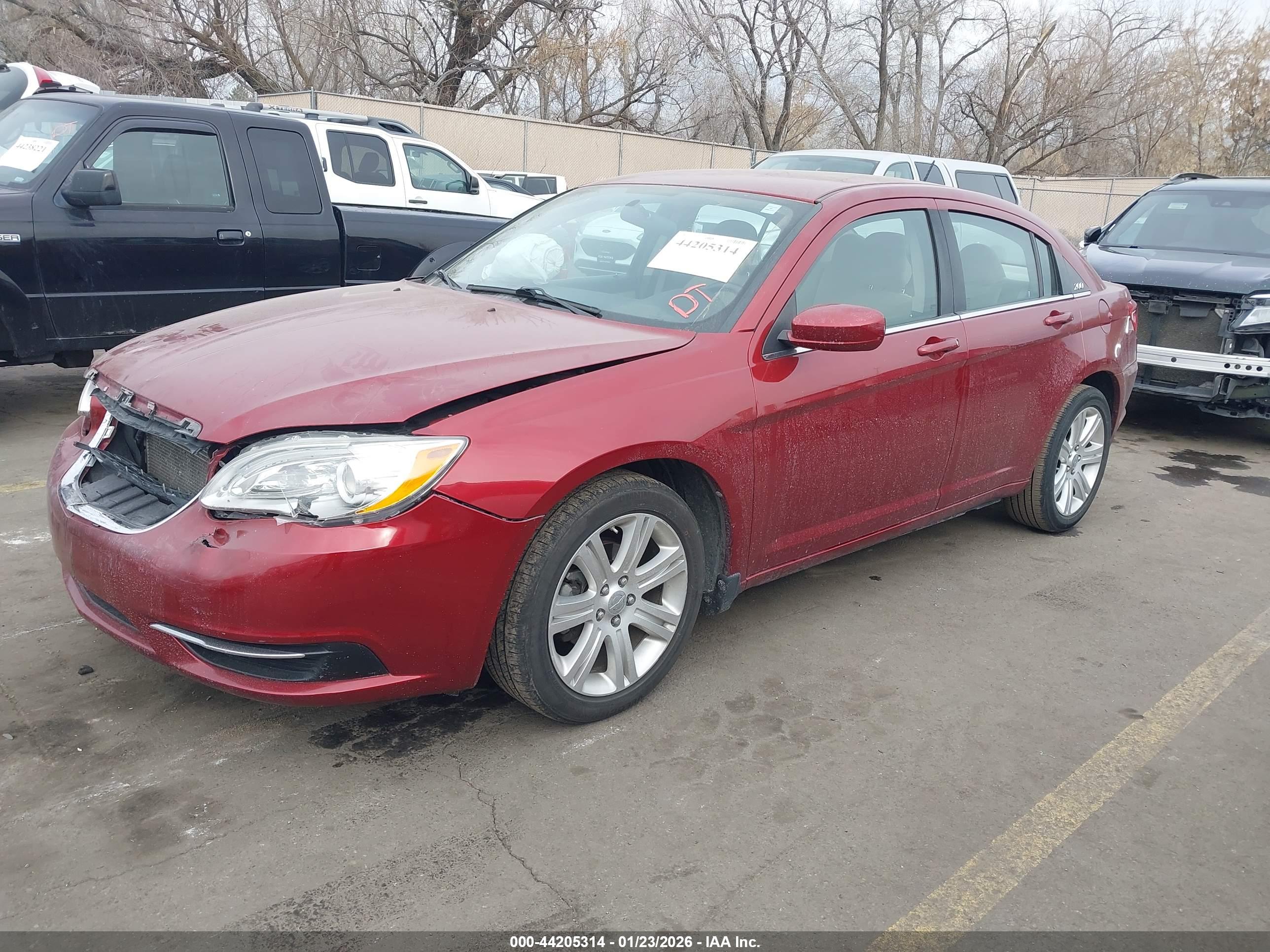 CHRYSLER 200 image 2