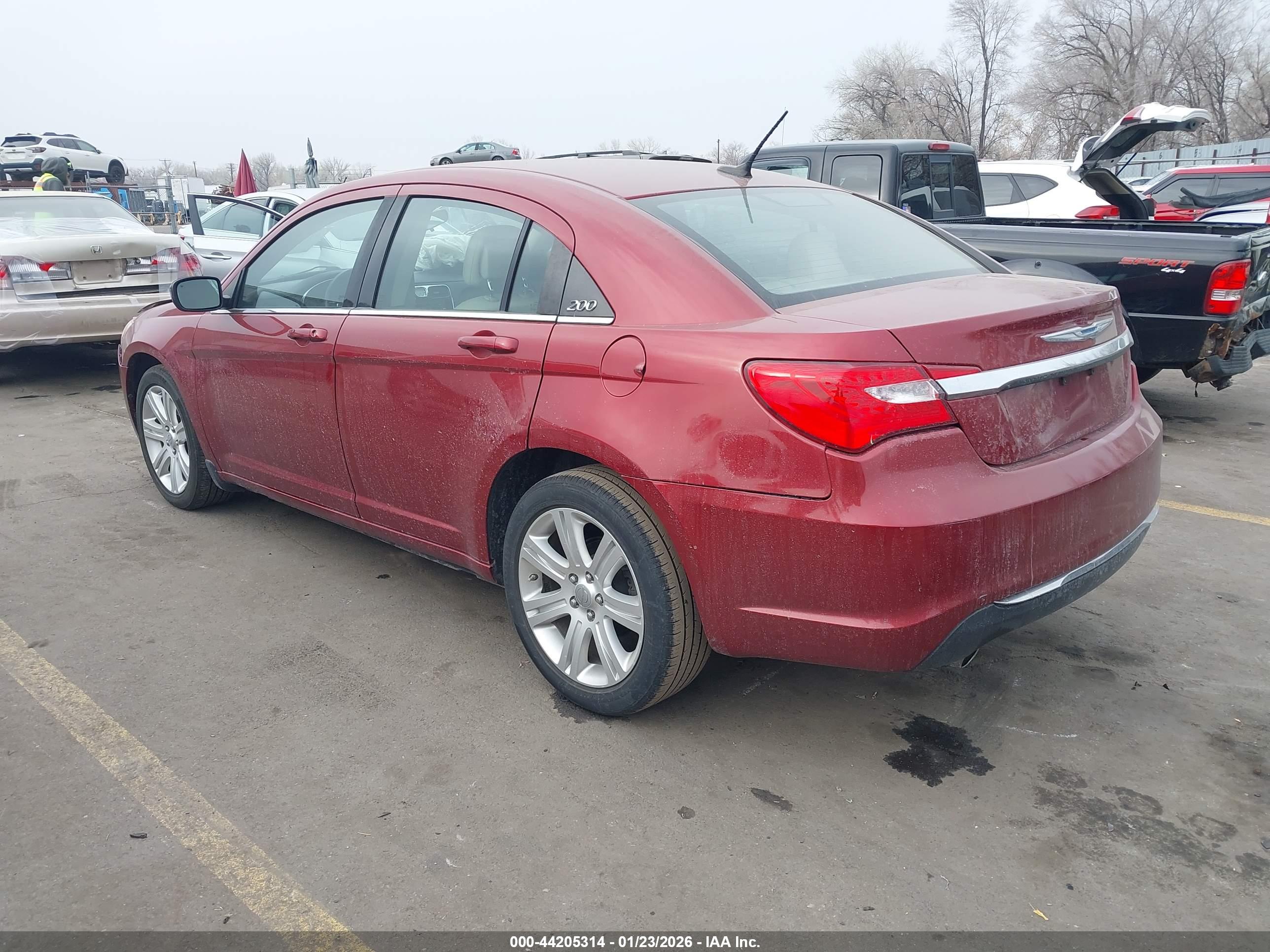 CHRYSLER 200 image 3