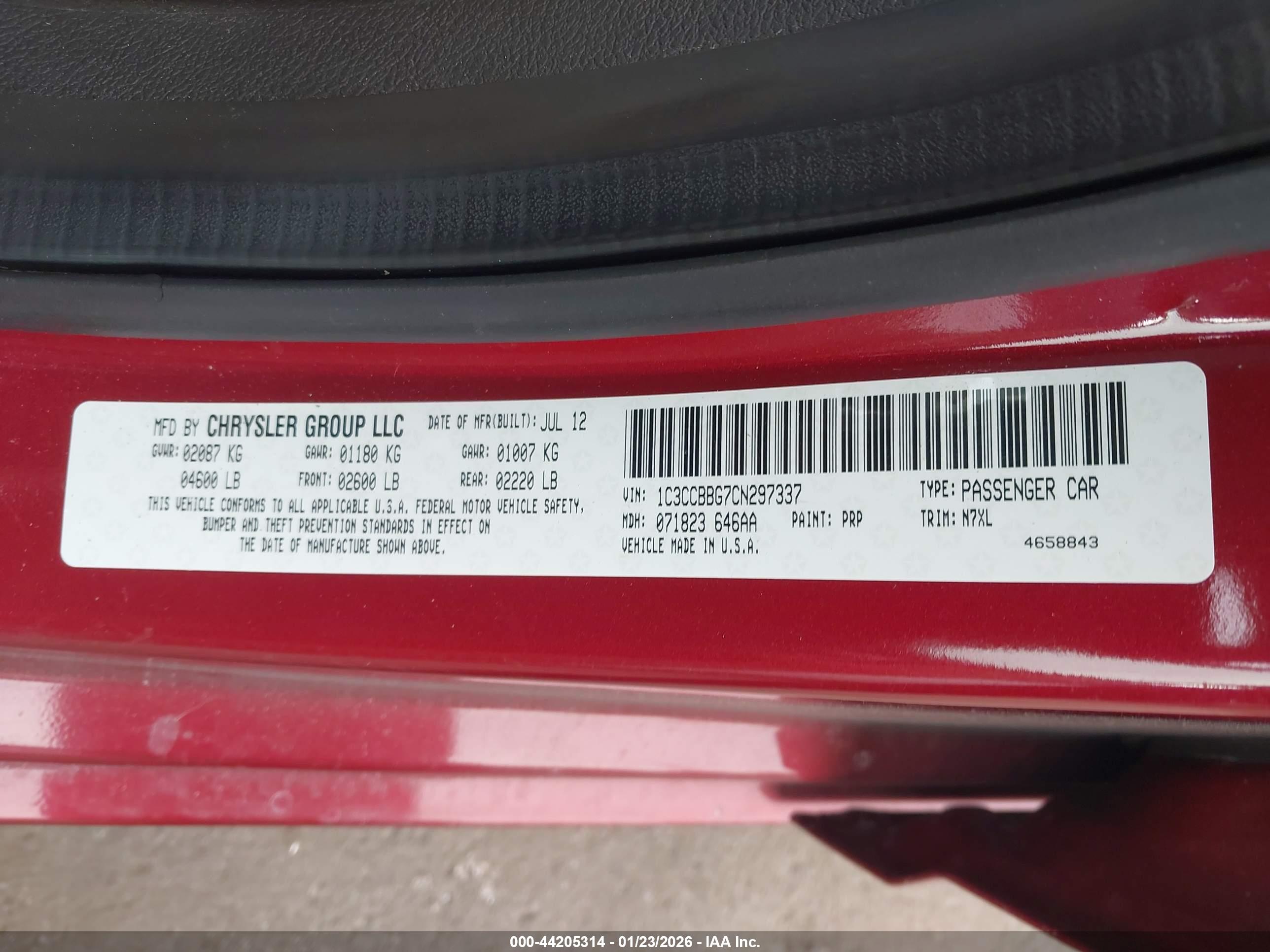 CHRYSLER 200 image 9