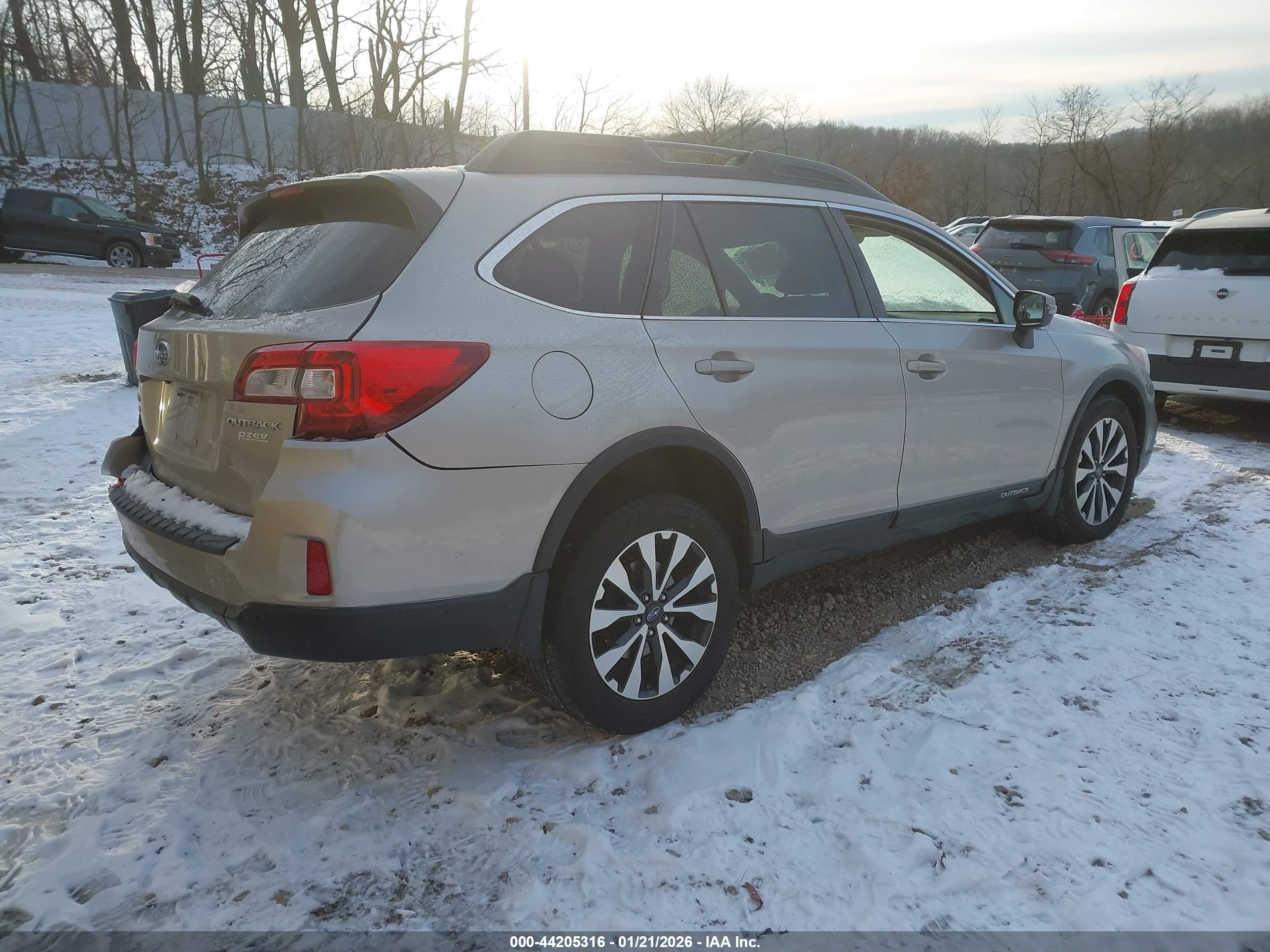 SUBARU OUTBACK image 4
