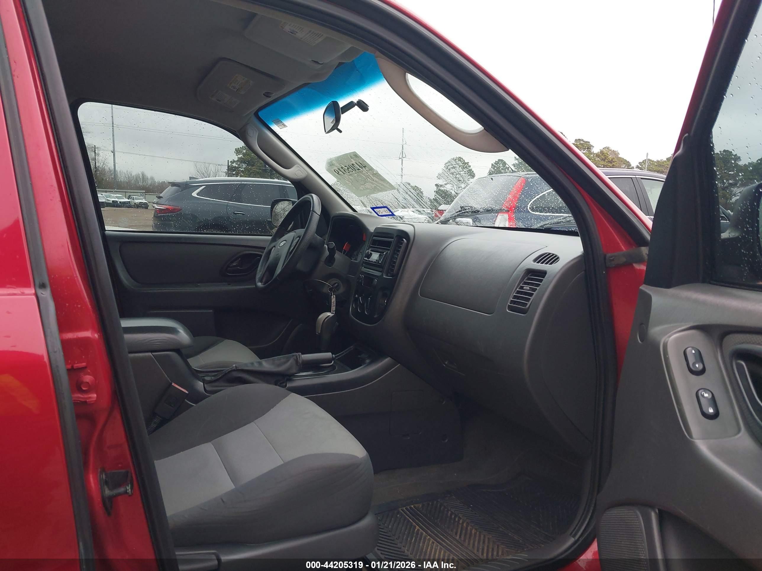FORD ESCAPE image 5