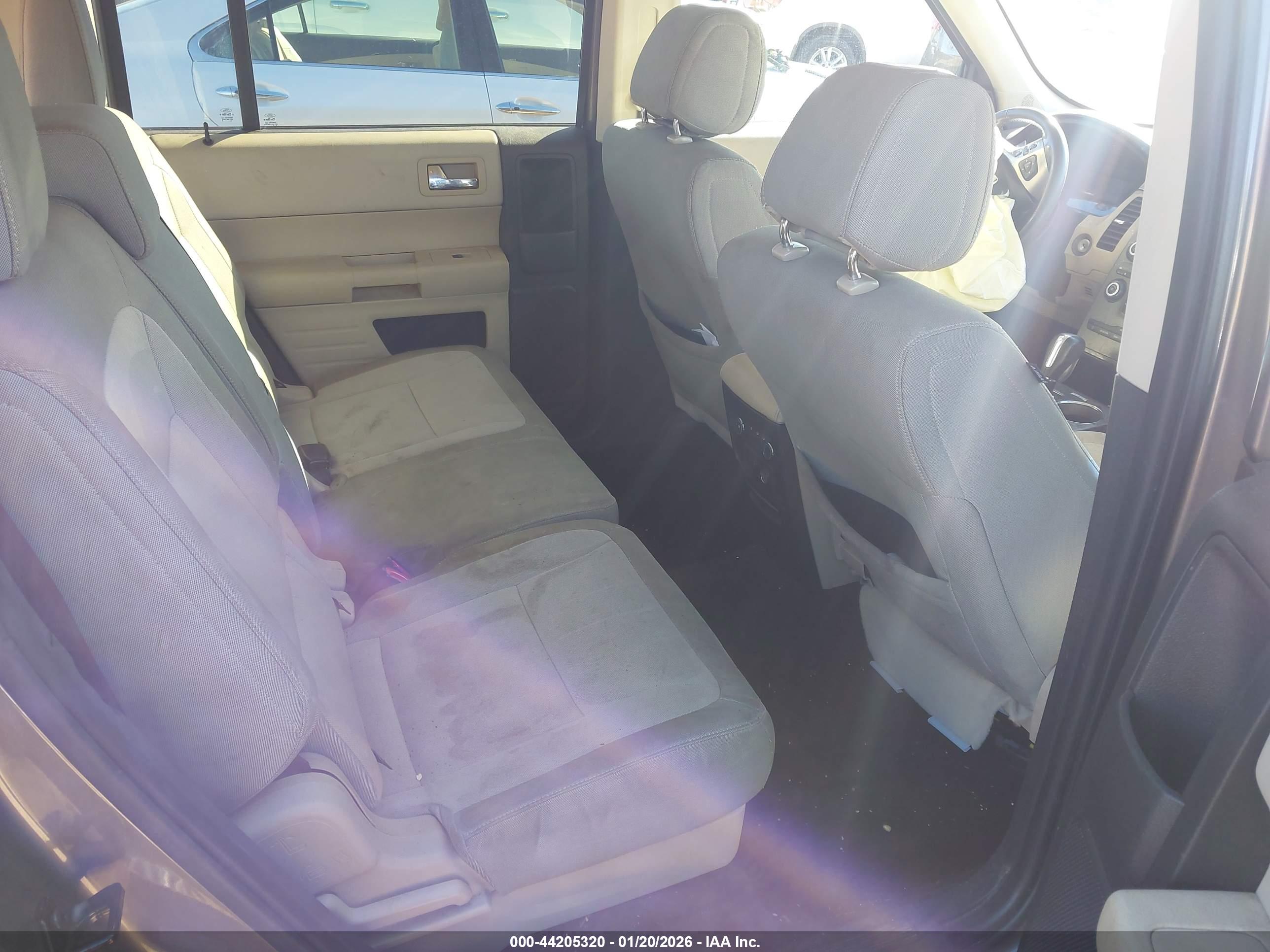 FORD FLEX image 8