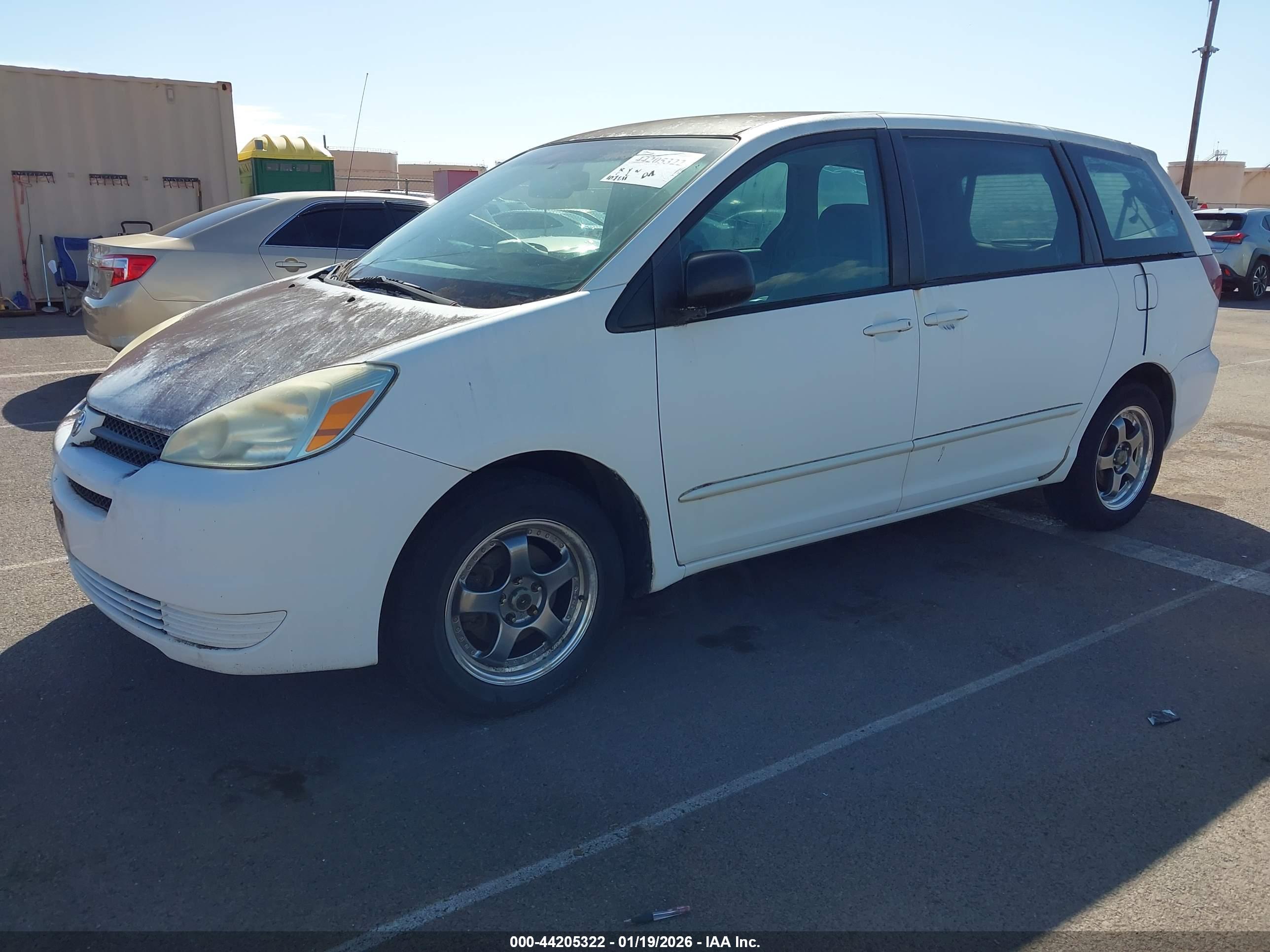 TOYOTA SIENNA image 2