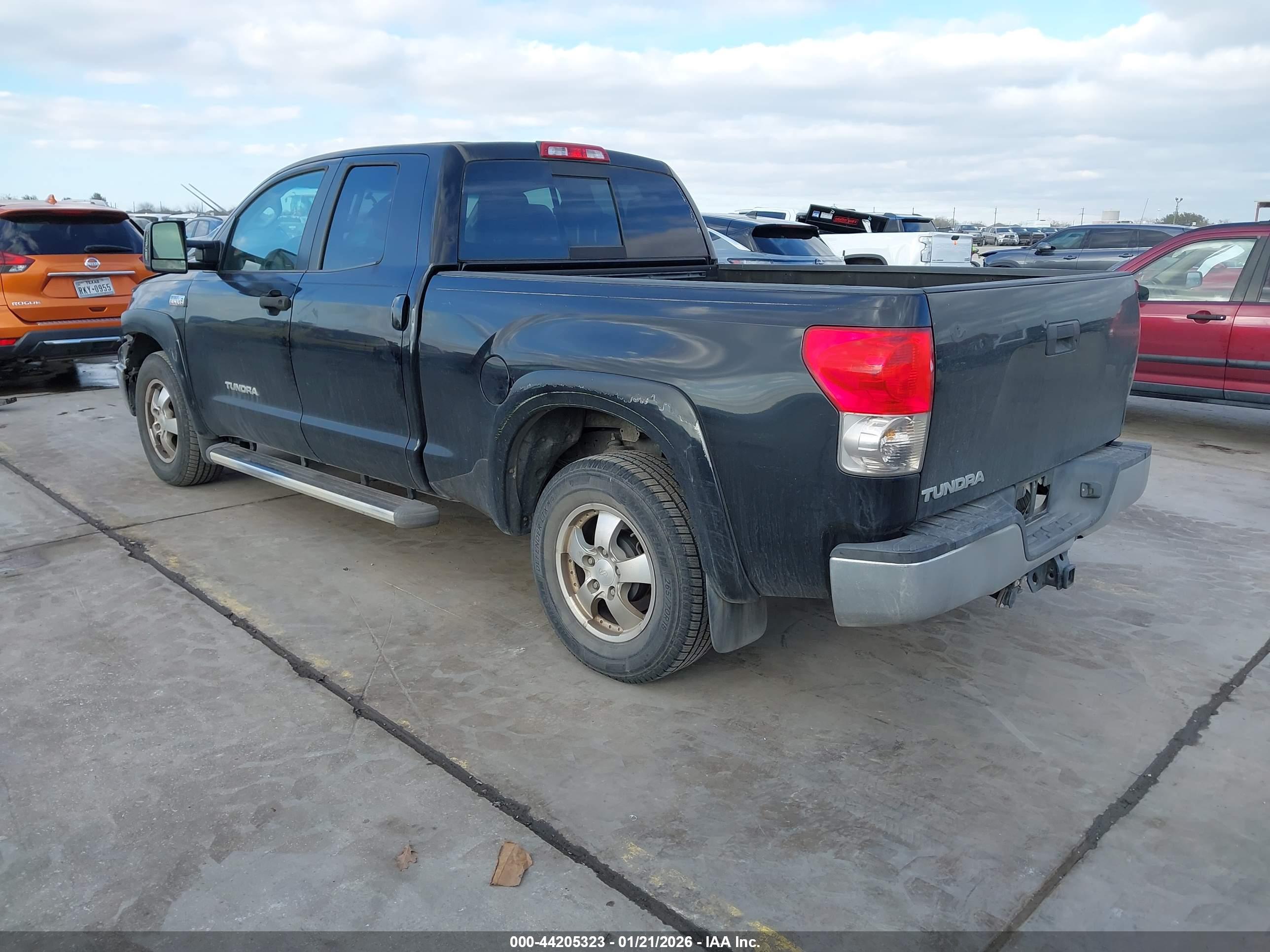 TOYOTA TUNDRA image 3