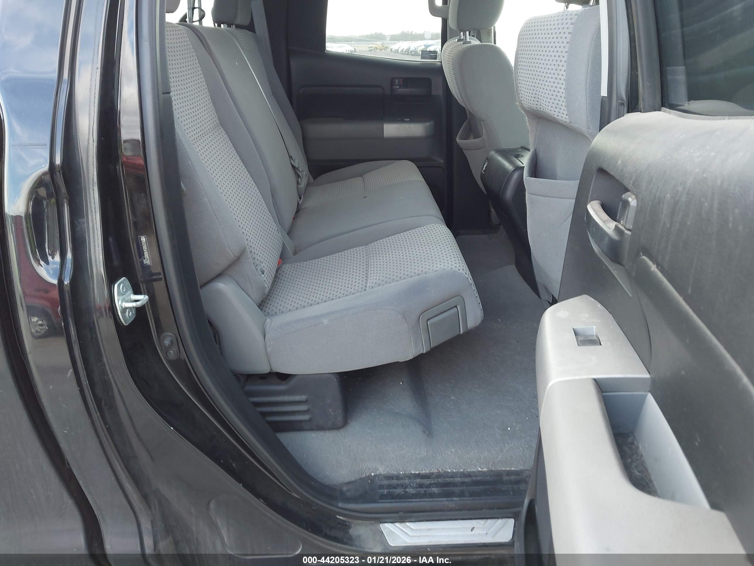 TOYOTA TUNDRA image 8