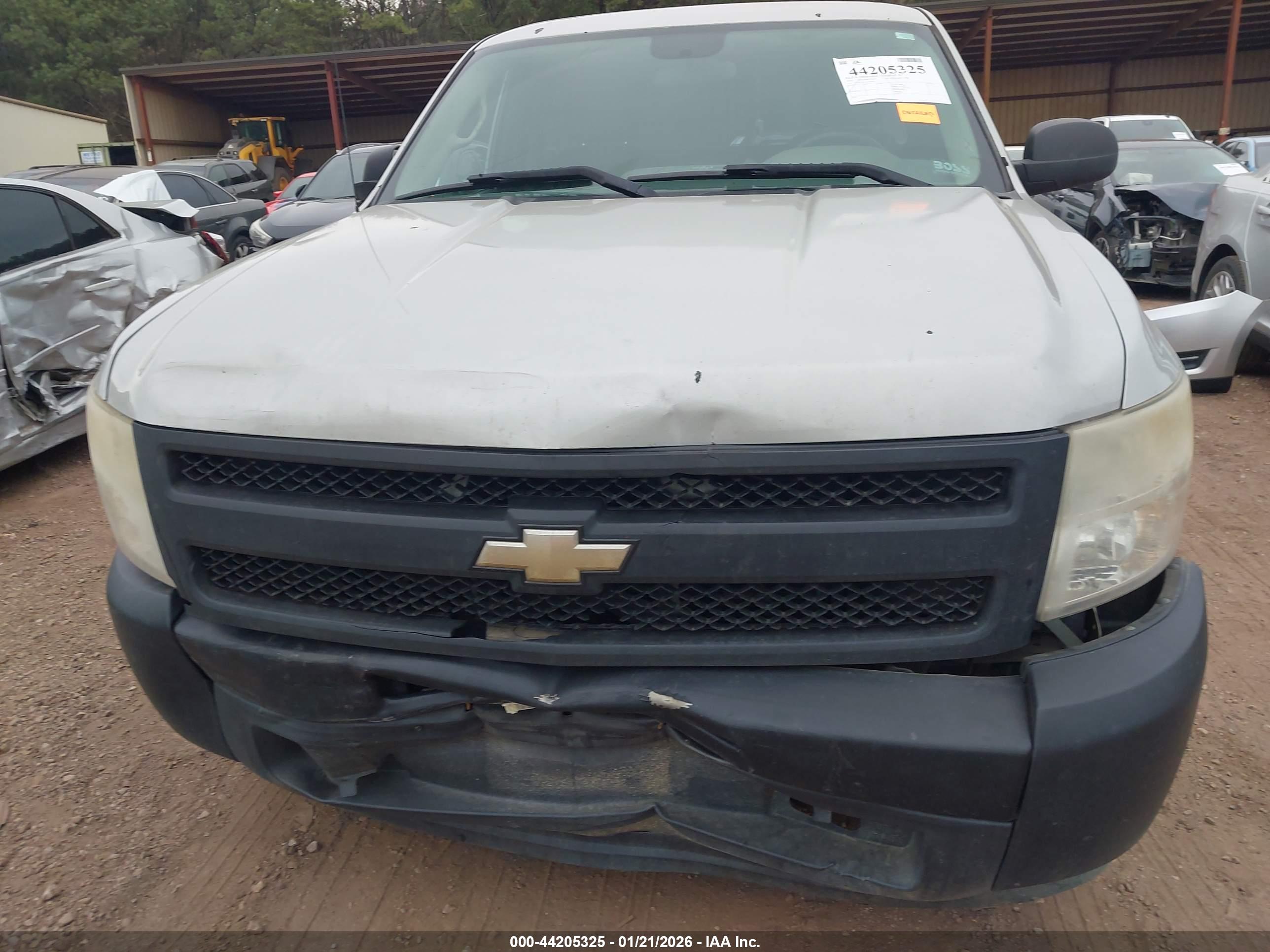 CHEVROLET SILVERADO image 6