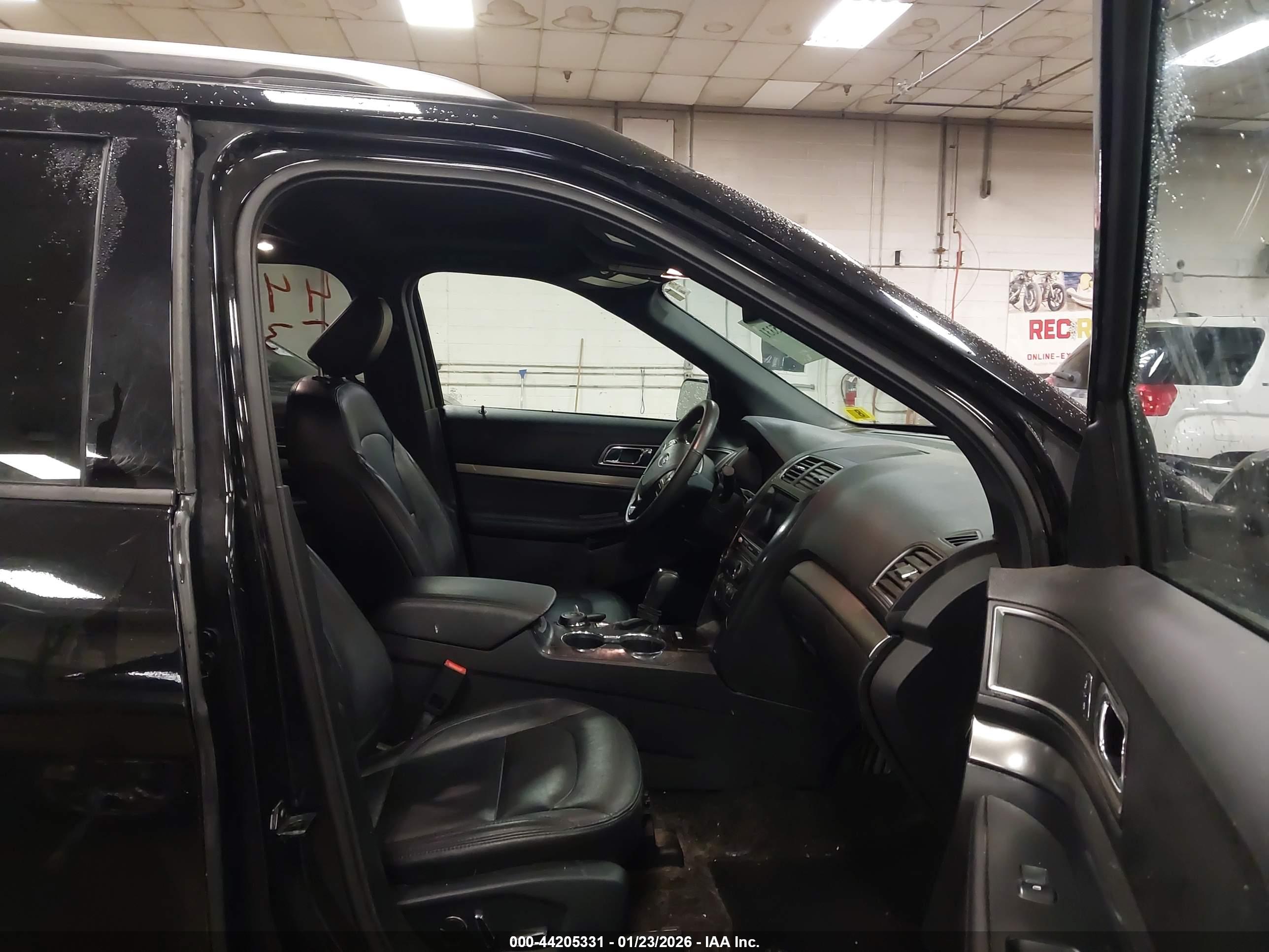 FORD EXPLORER image 5