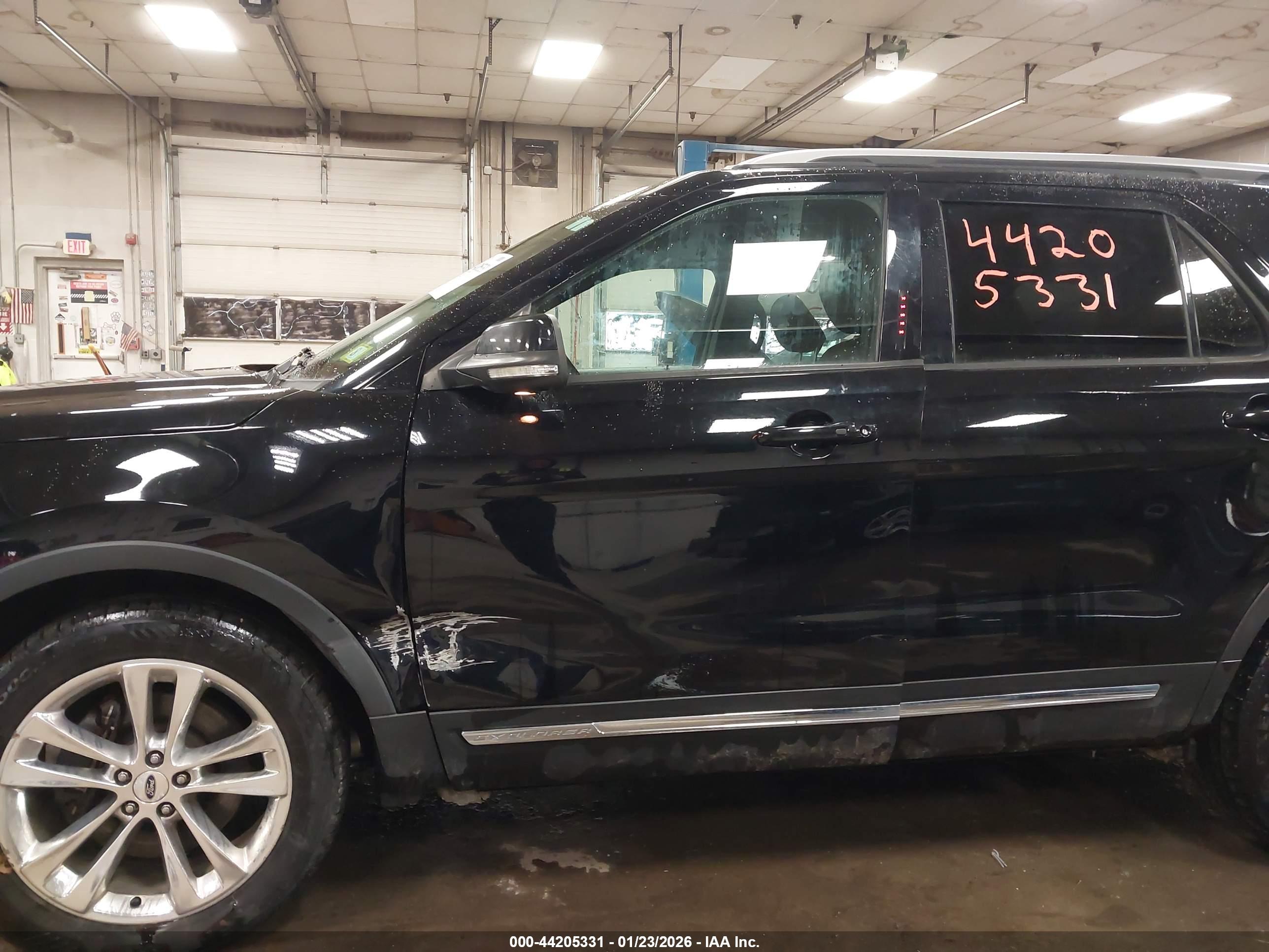 FORD EXPLORER image 6