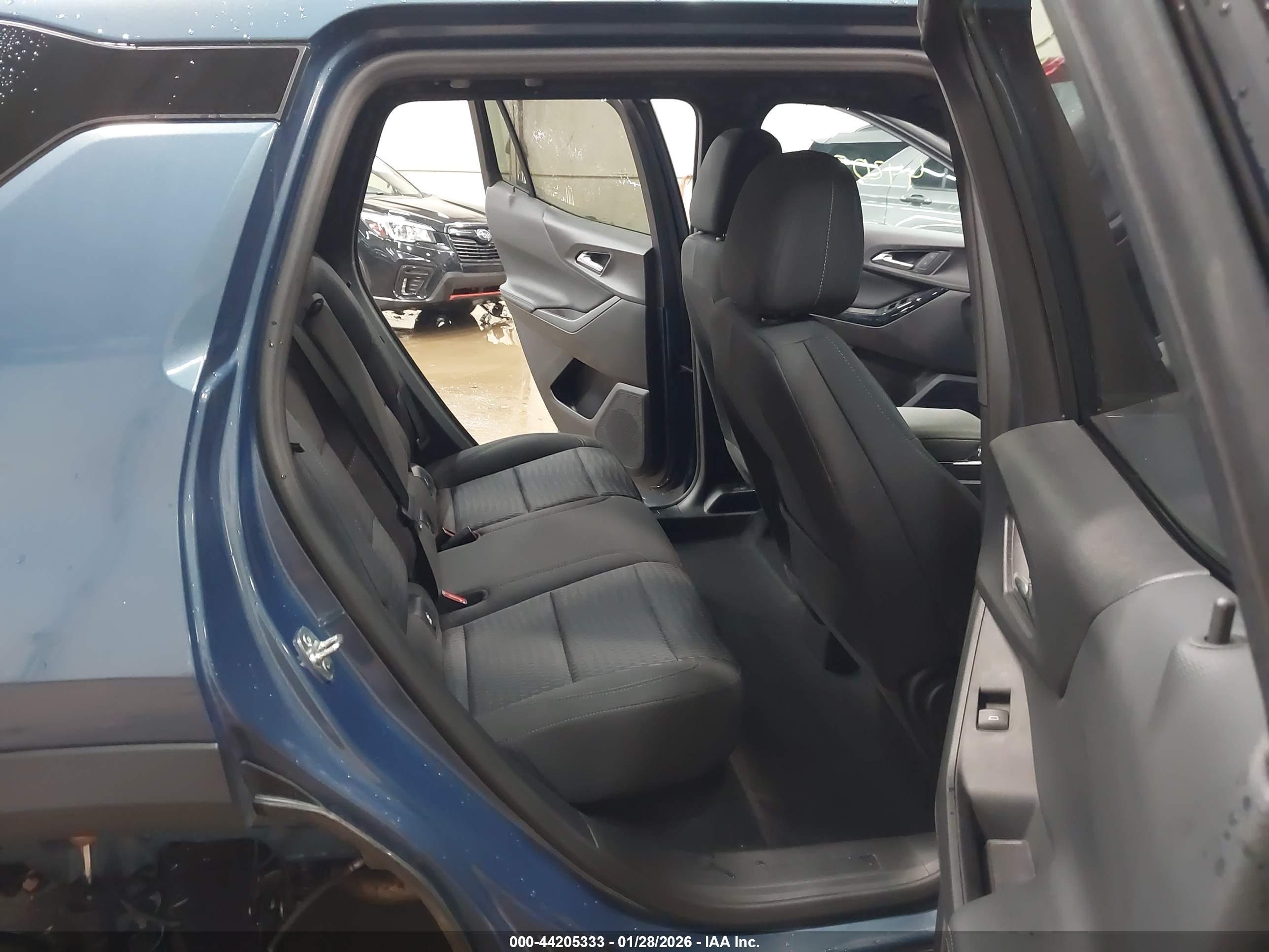 CHEVROLET EQUINOX image 8