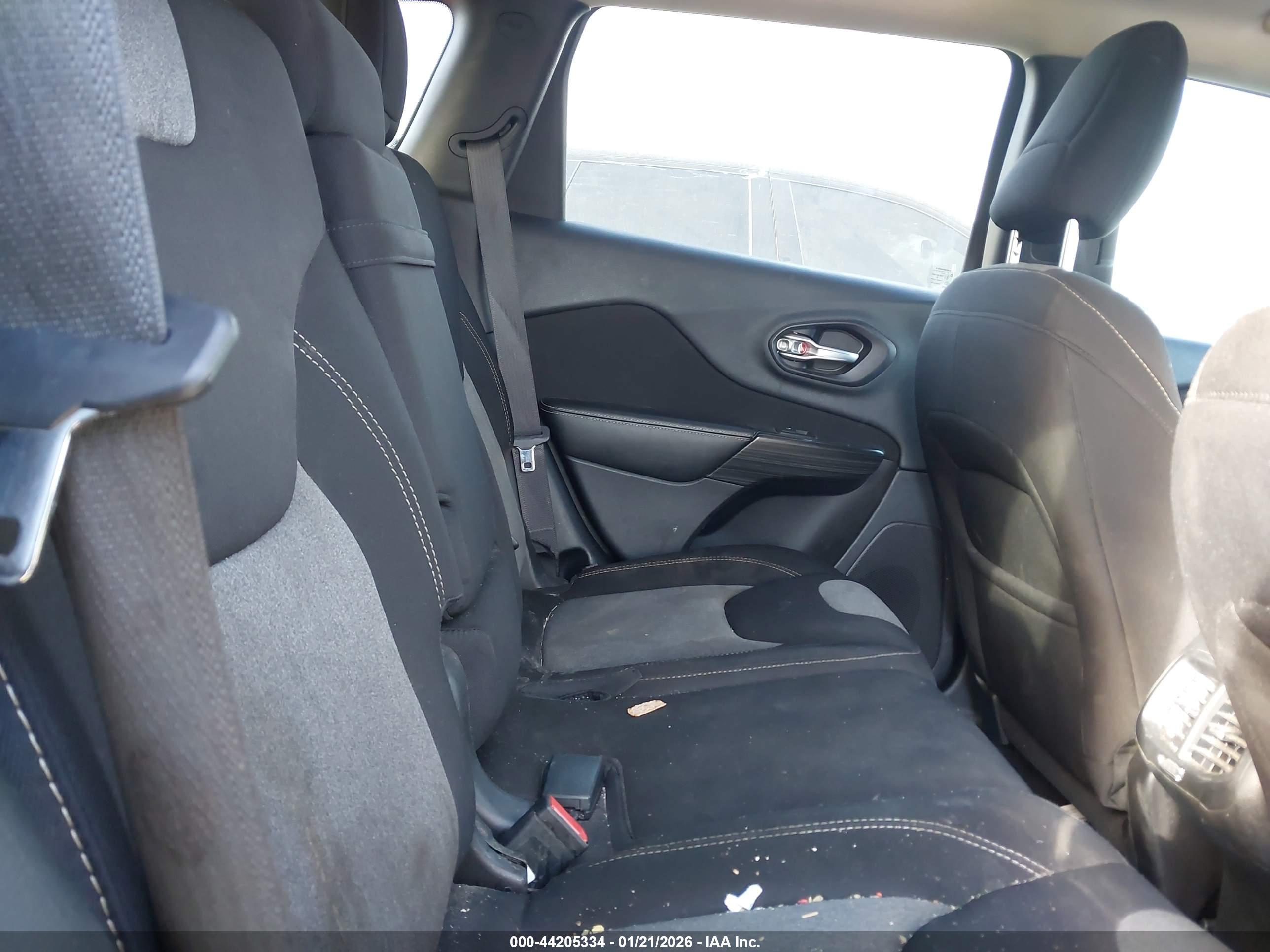 JEEP CHEROKEE image 8