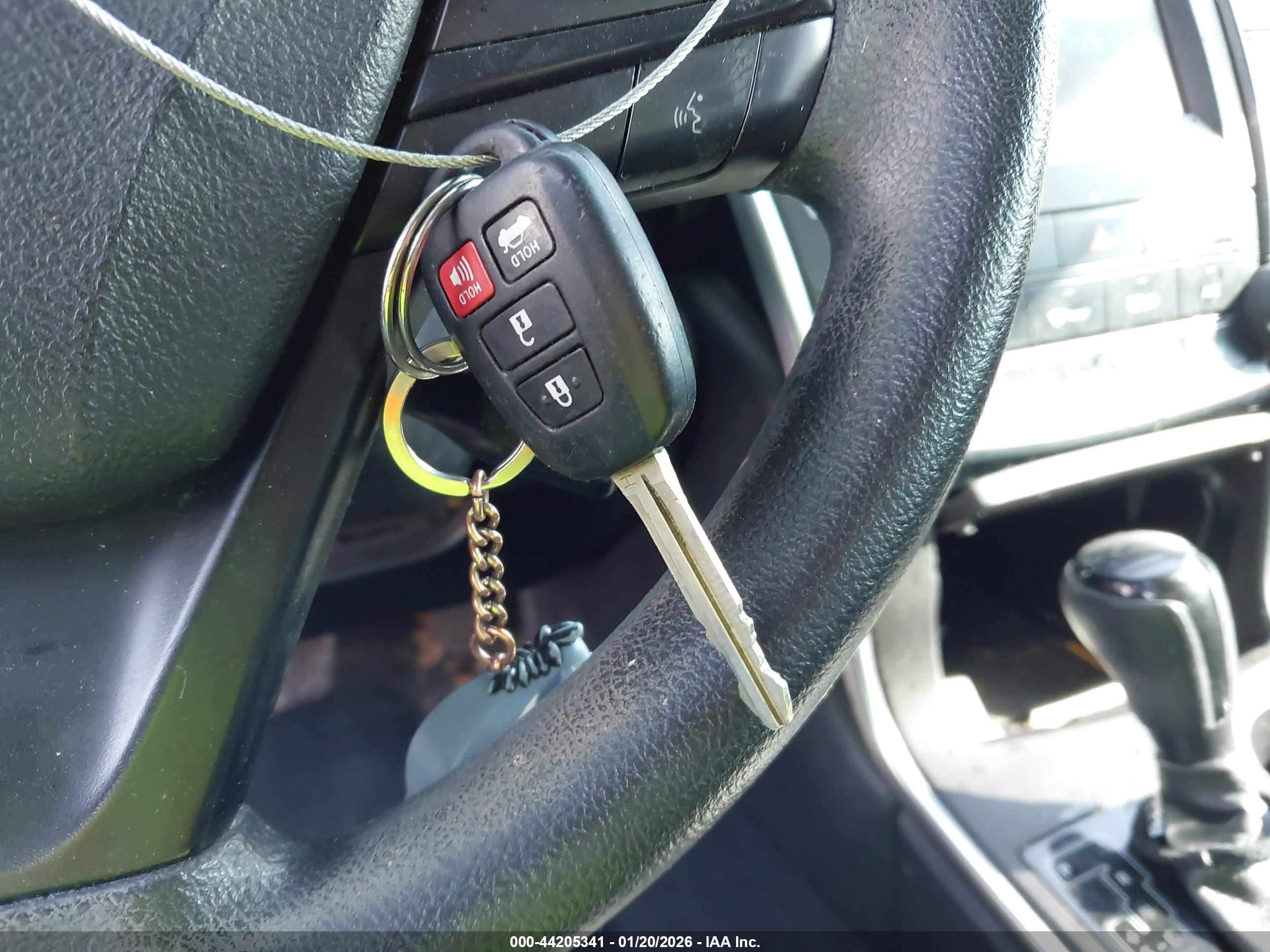 TOYOTA CAMRY image 11