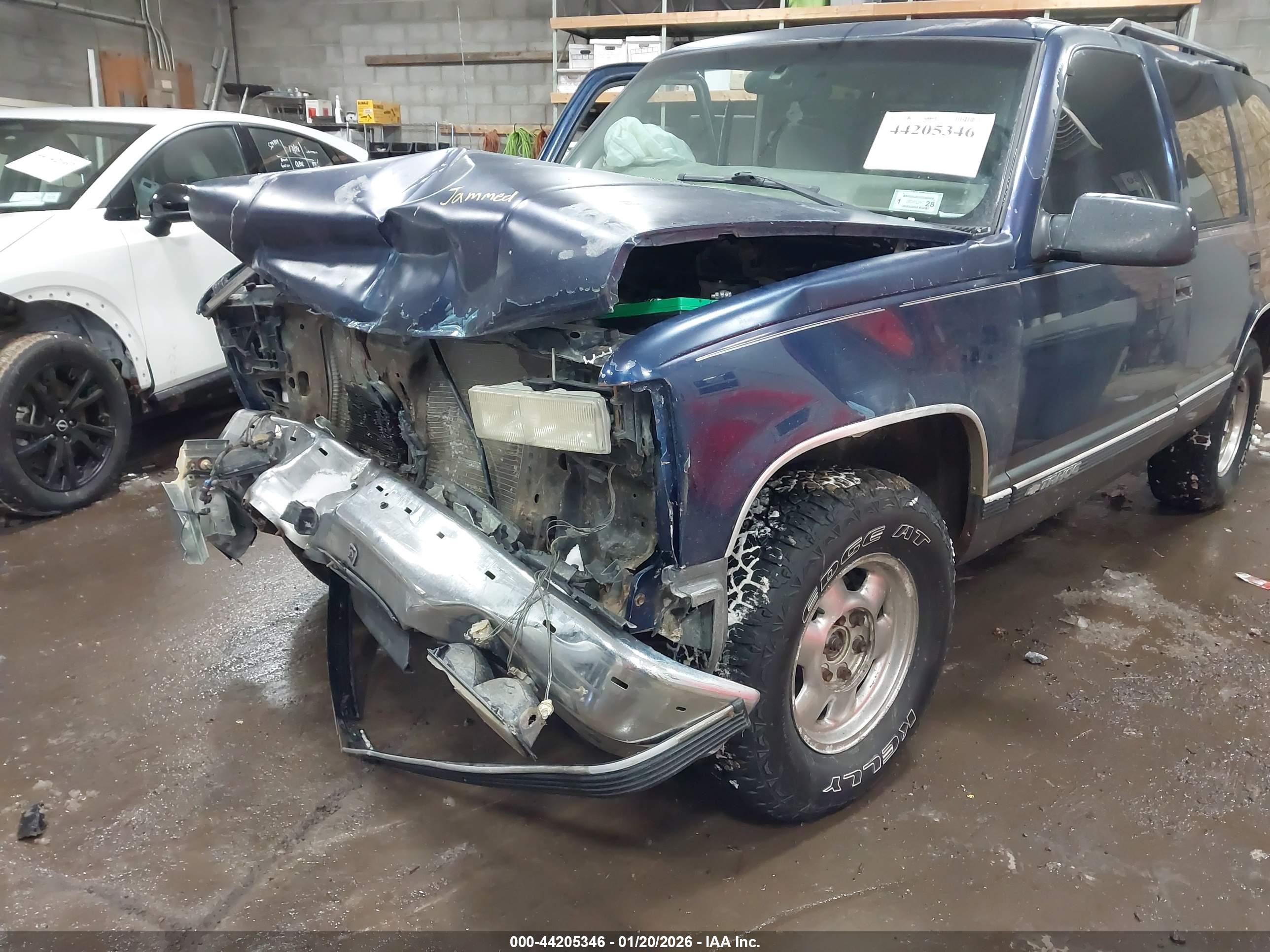 CHEVROLET TAHOE image 6