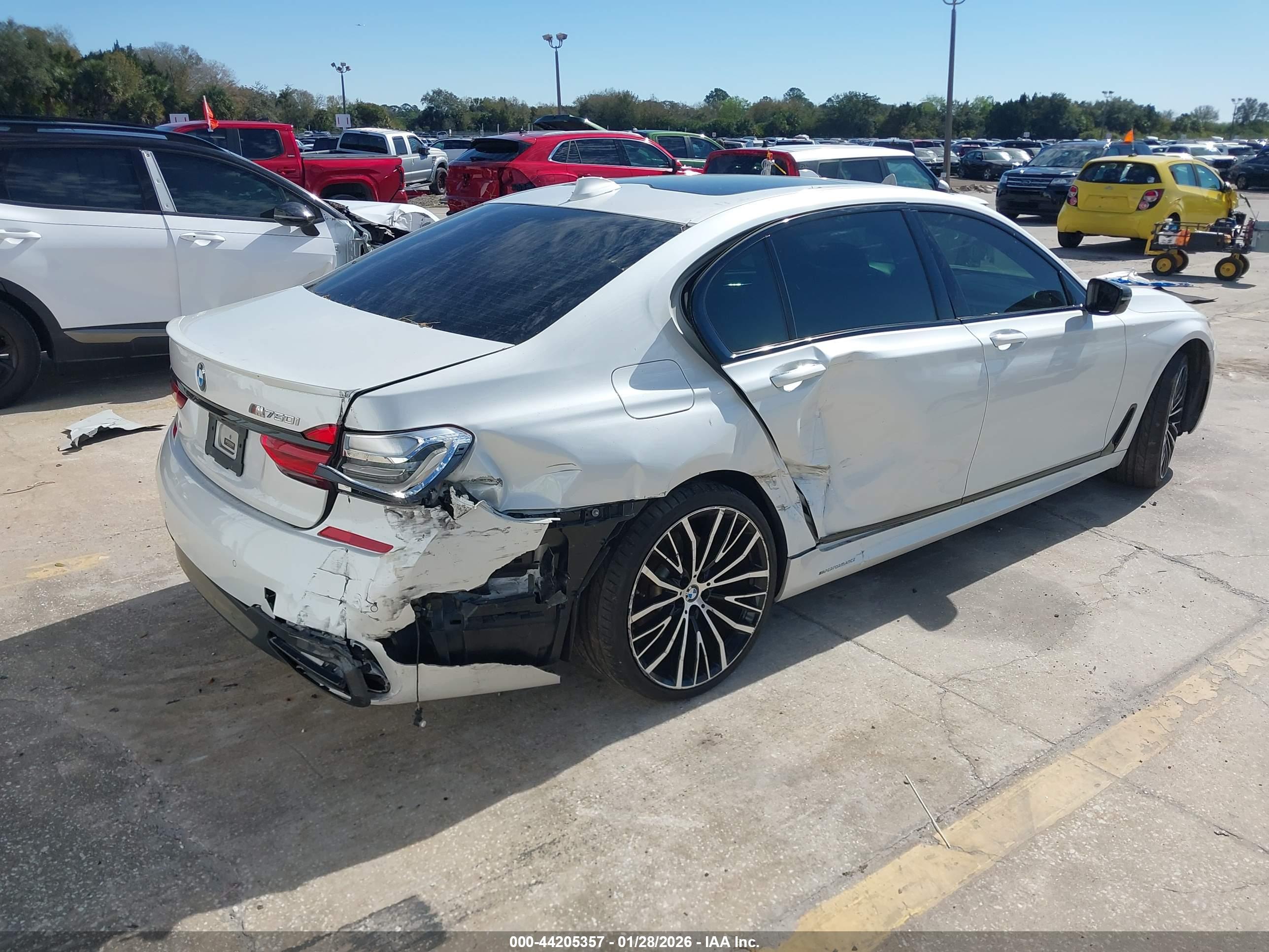 BMW 750I image 4