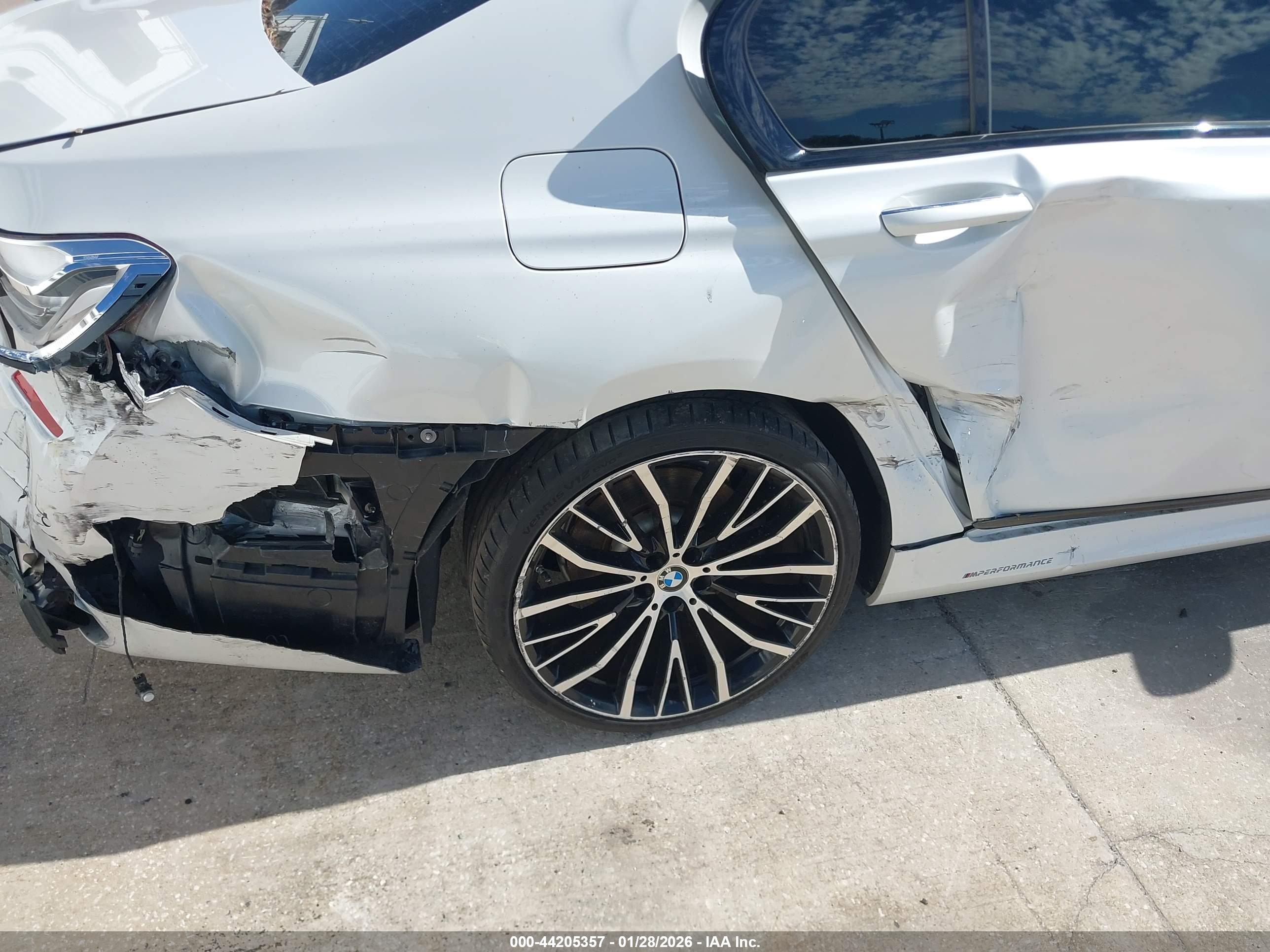 BMW 750I image 6