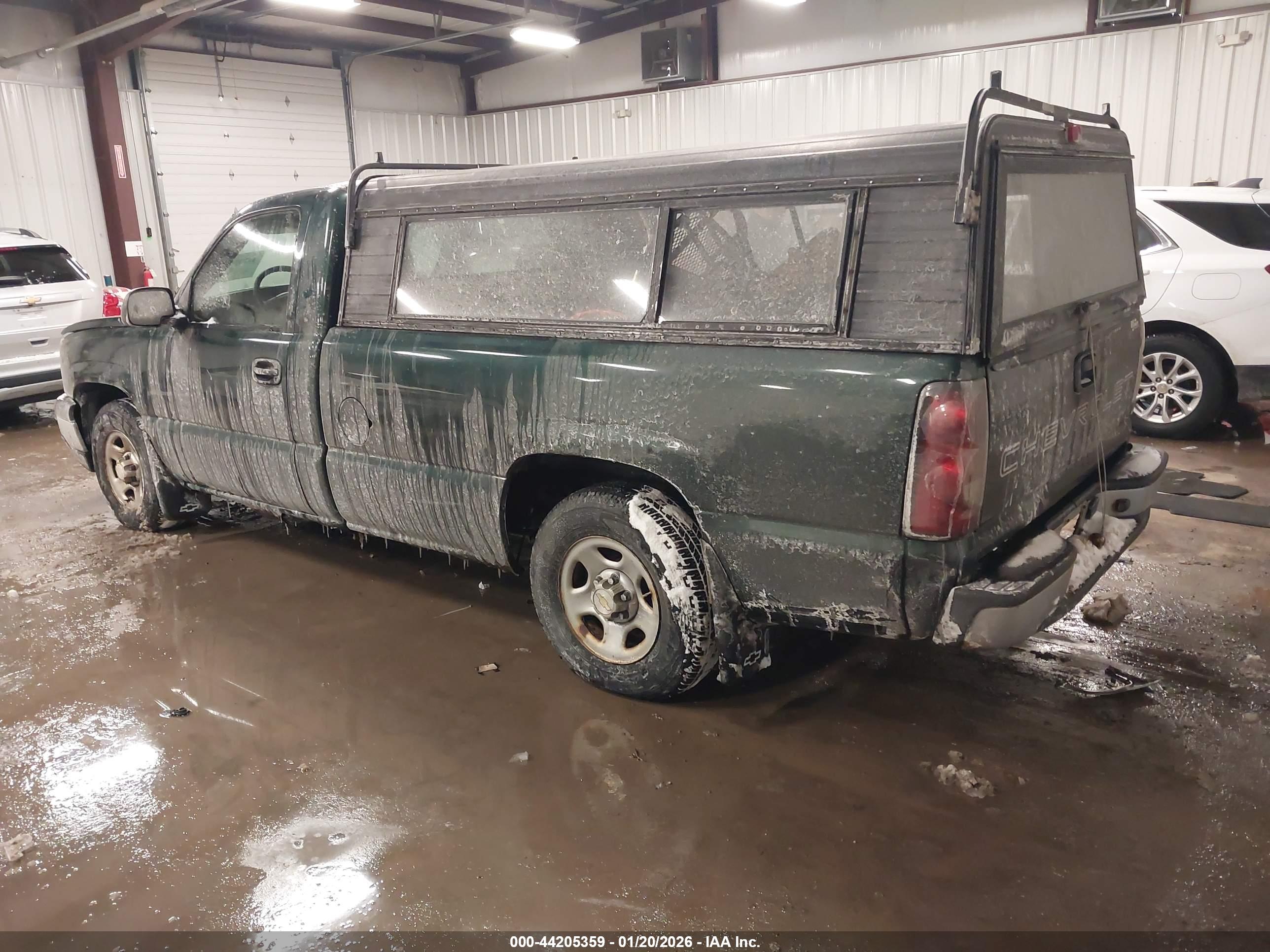 CHEVROLET SILVERADO image 3