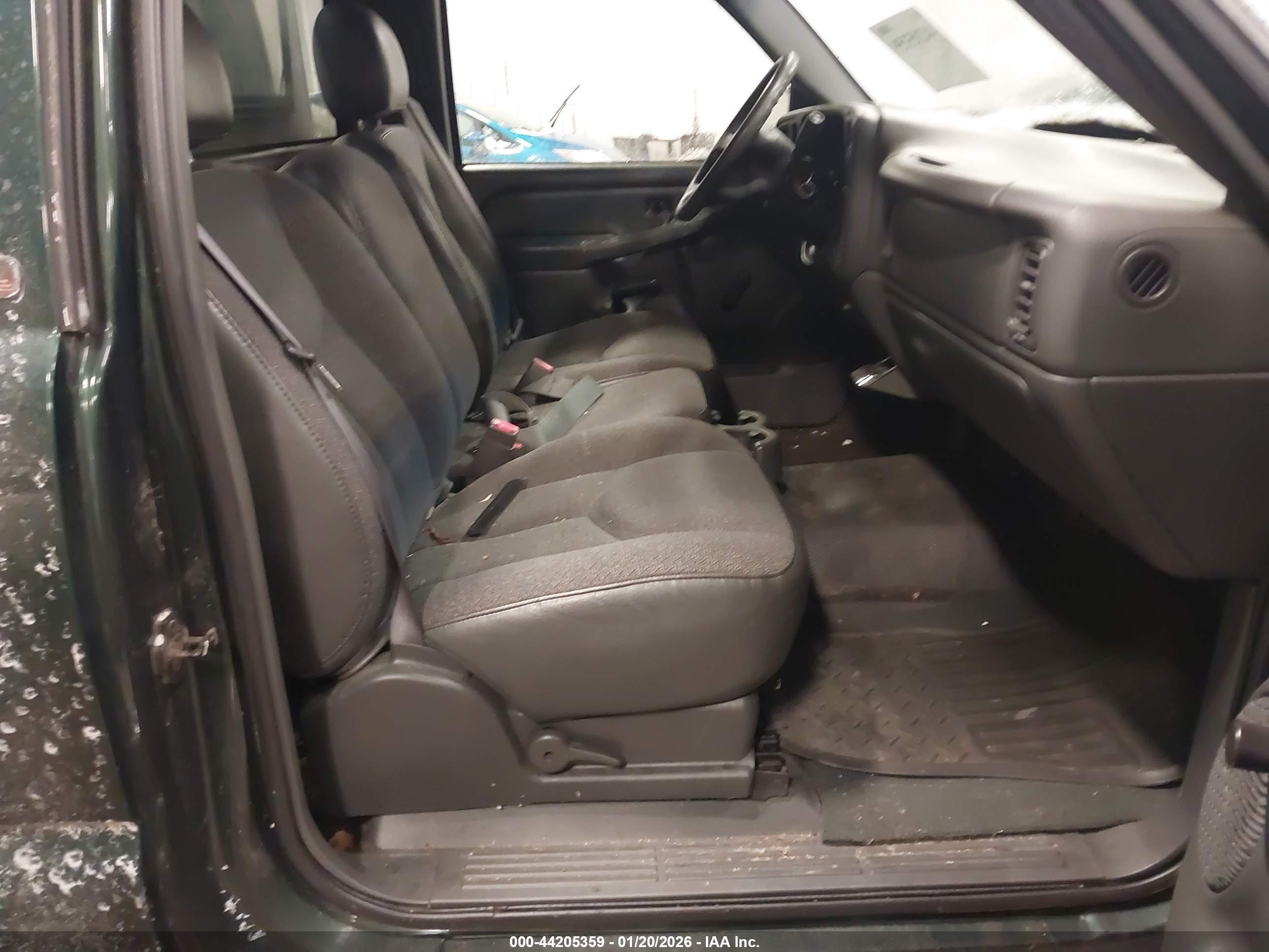 CHEVROLET SILVERADO image 5