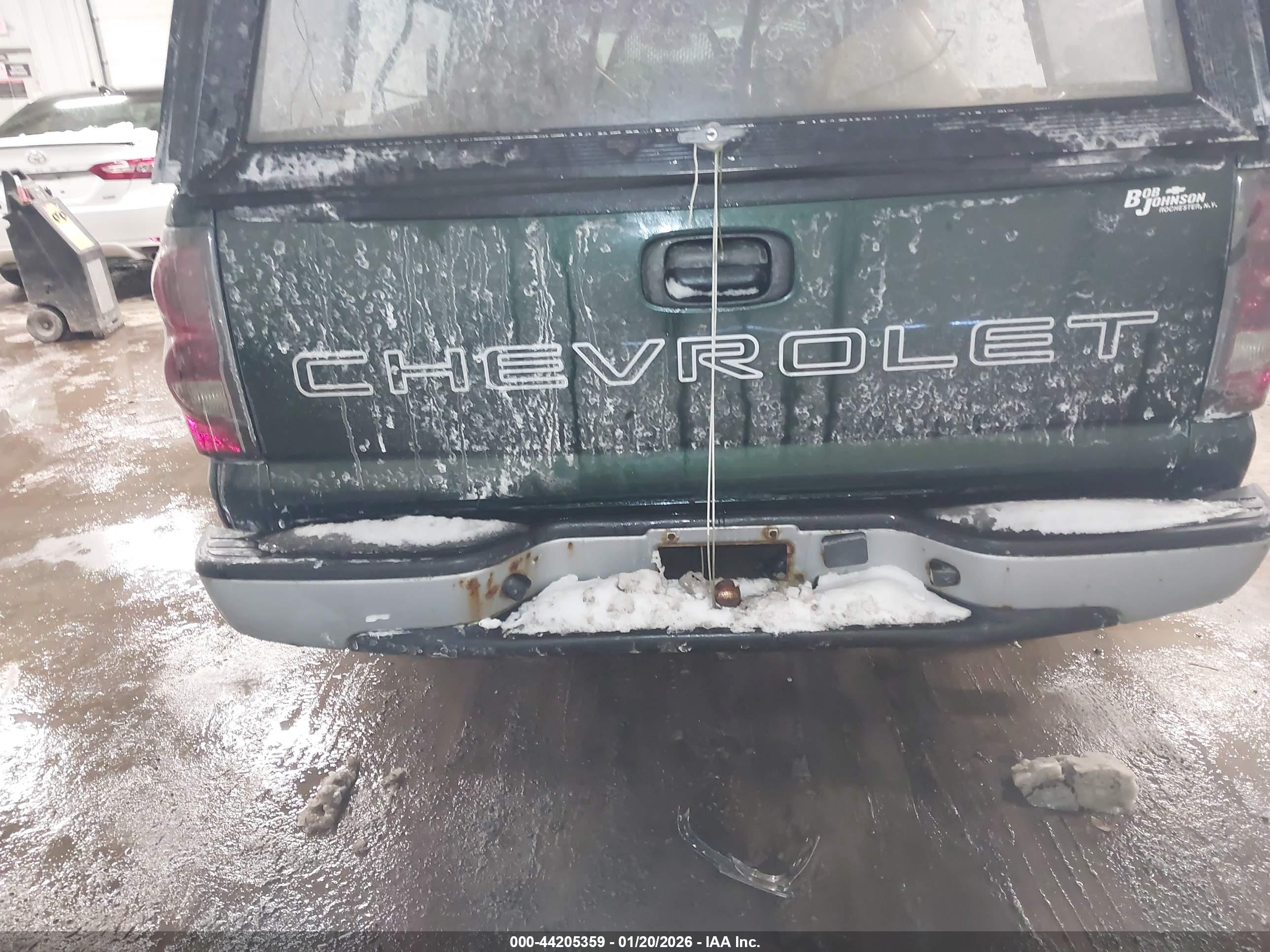 CHEVROLET SILVERADO image 6
