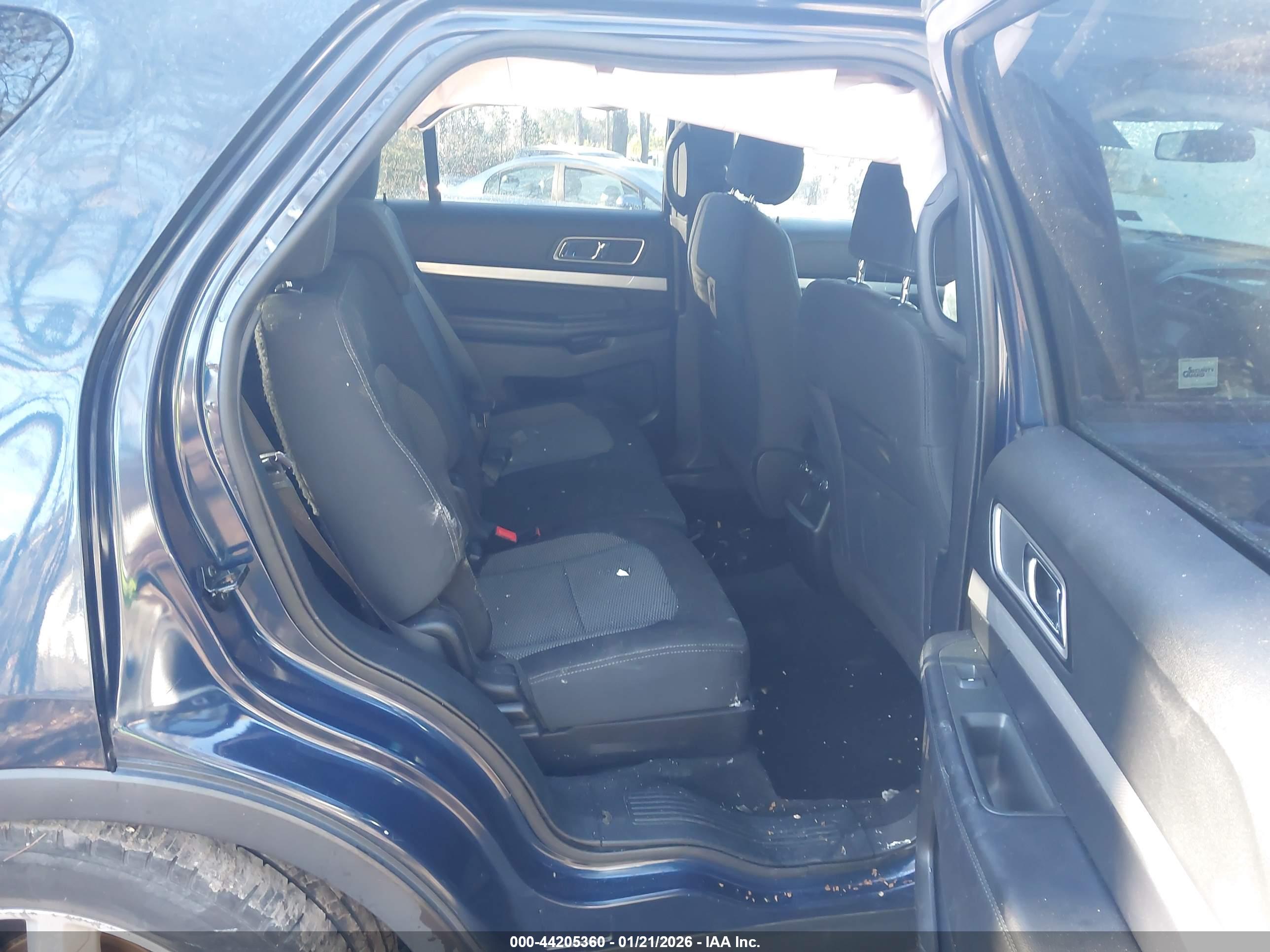 FORD EXPLORER image 8
