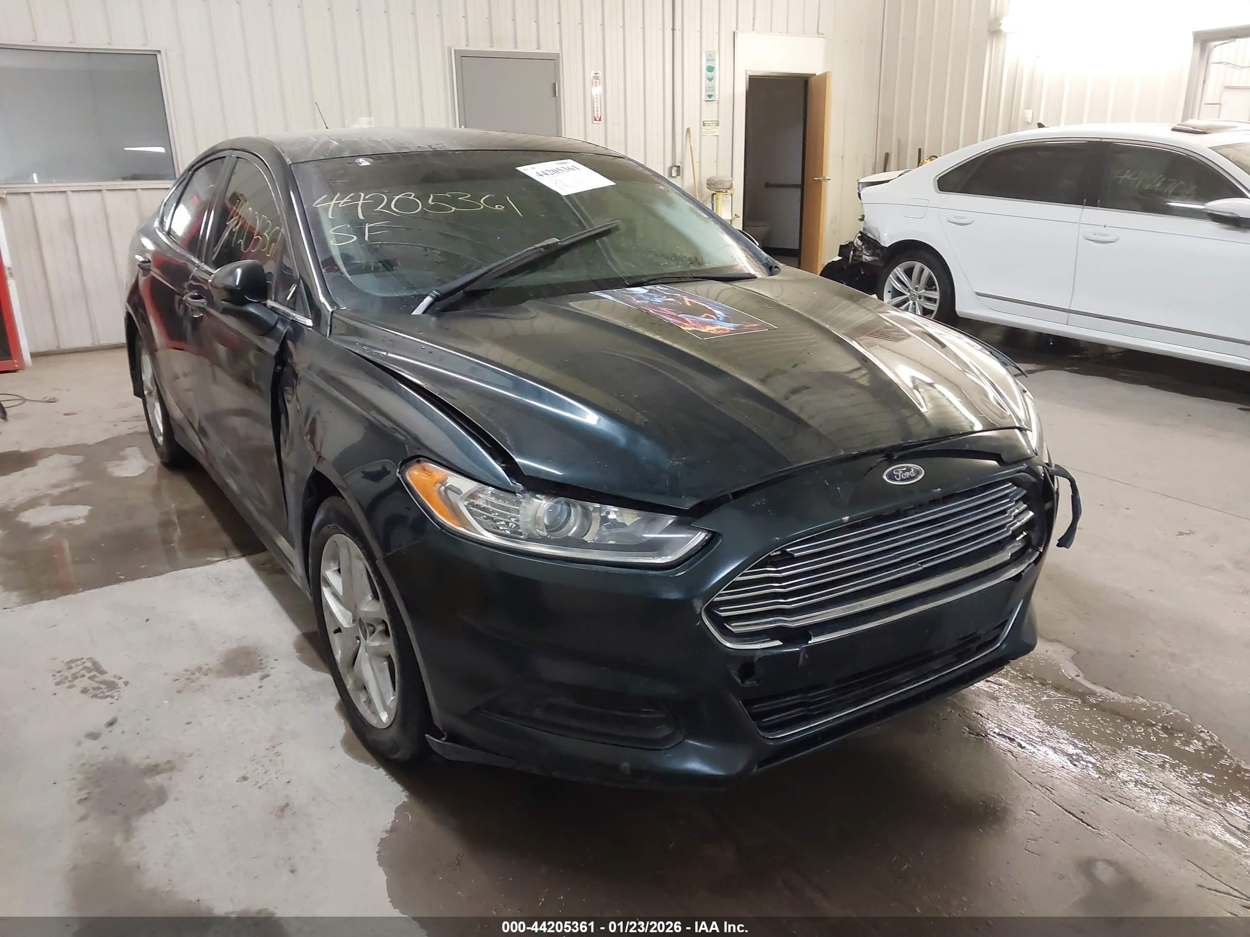FORD FUSION image 6