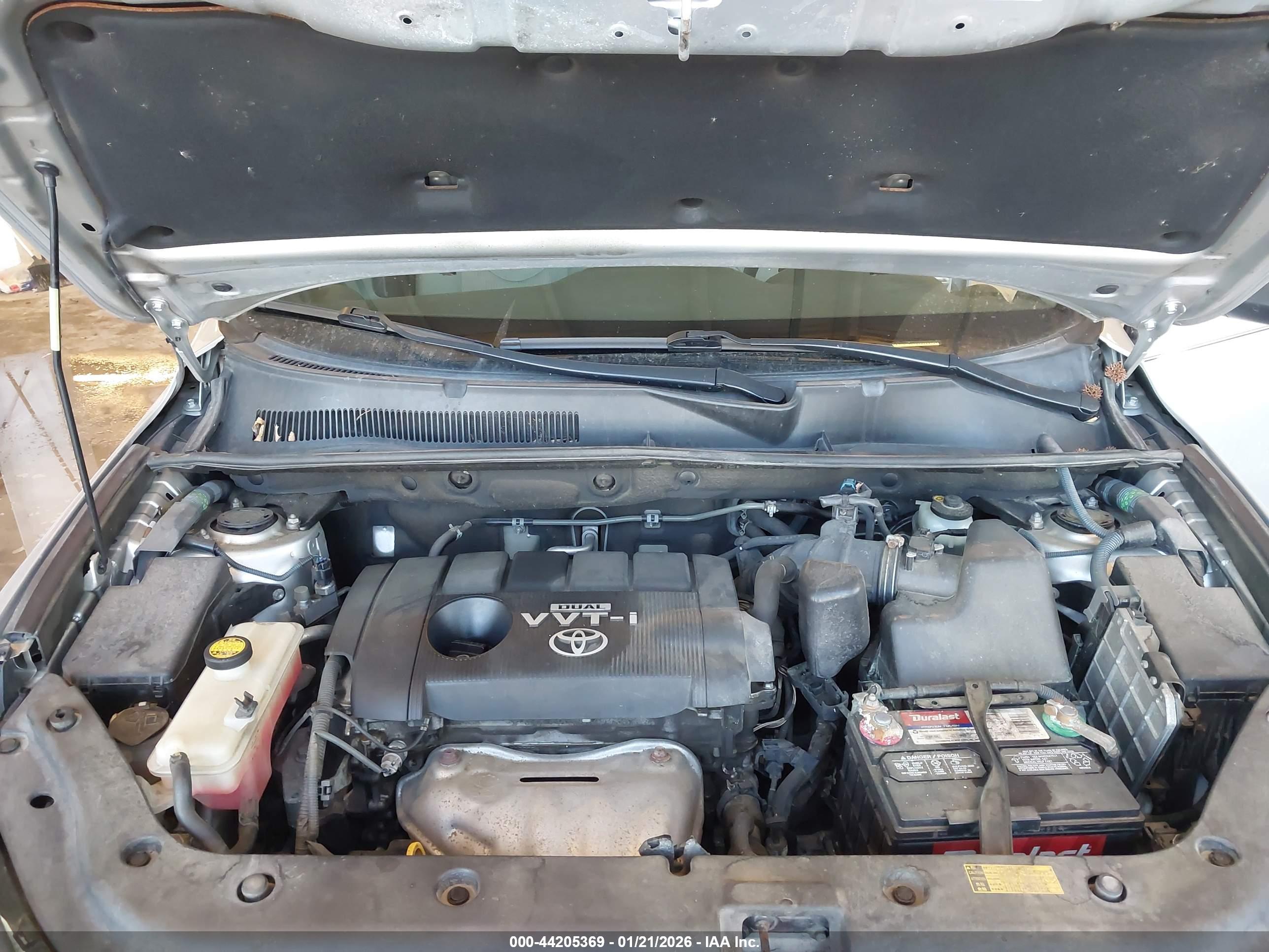 TOYOTA RAV4 image 10