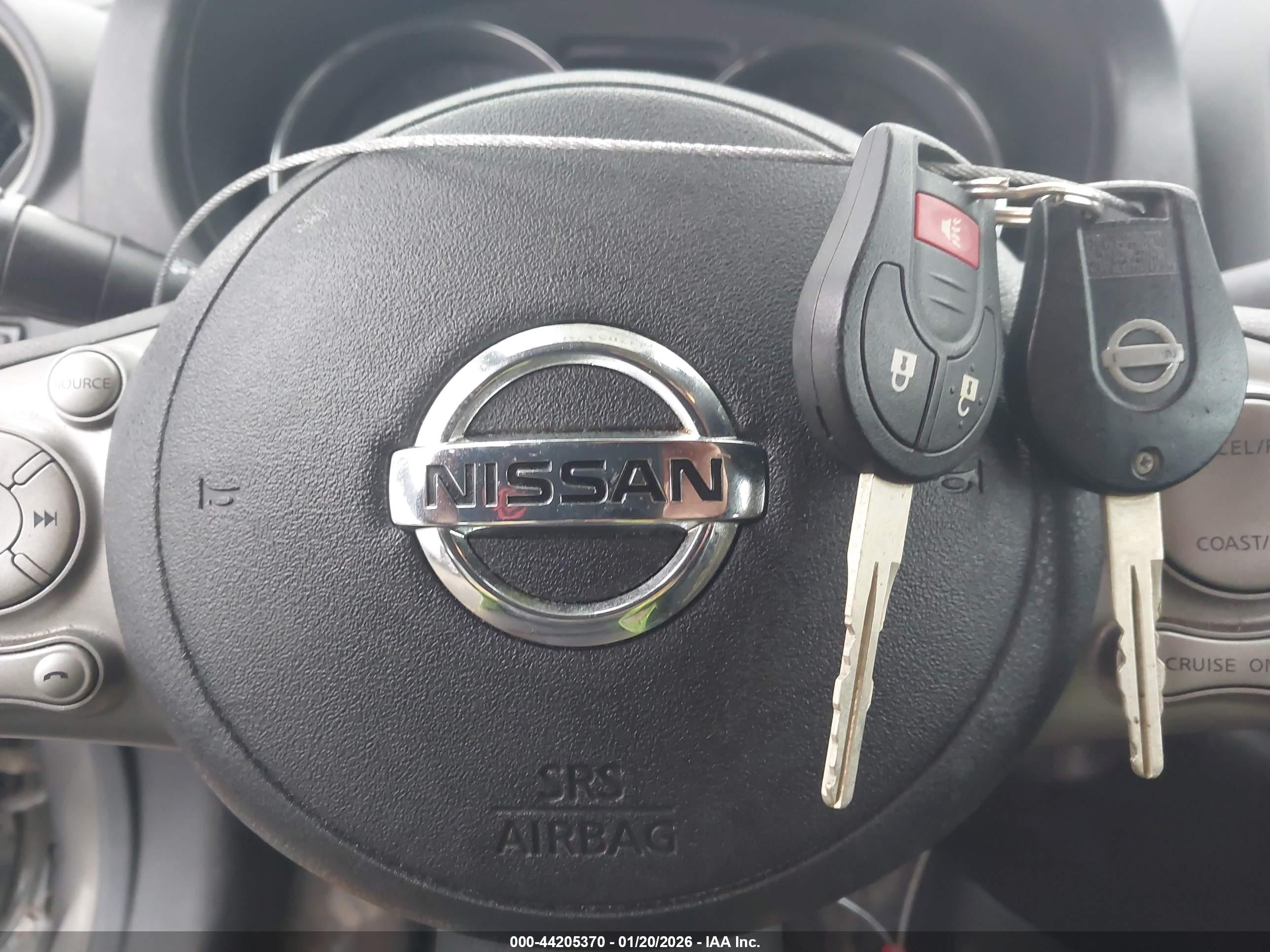 NISSAN VERSA image 11