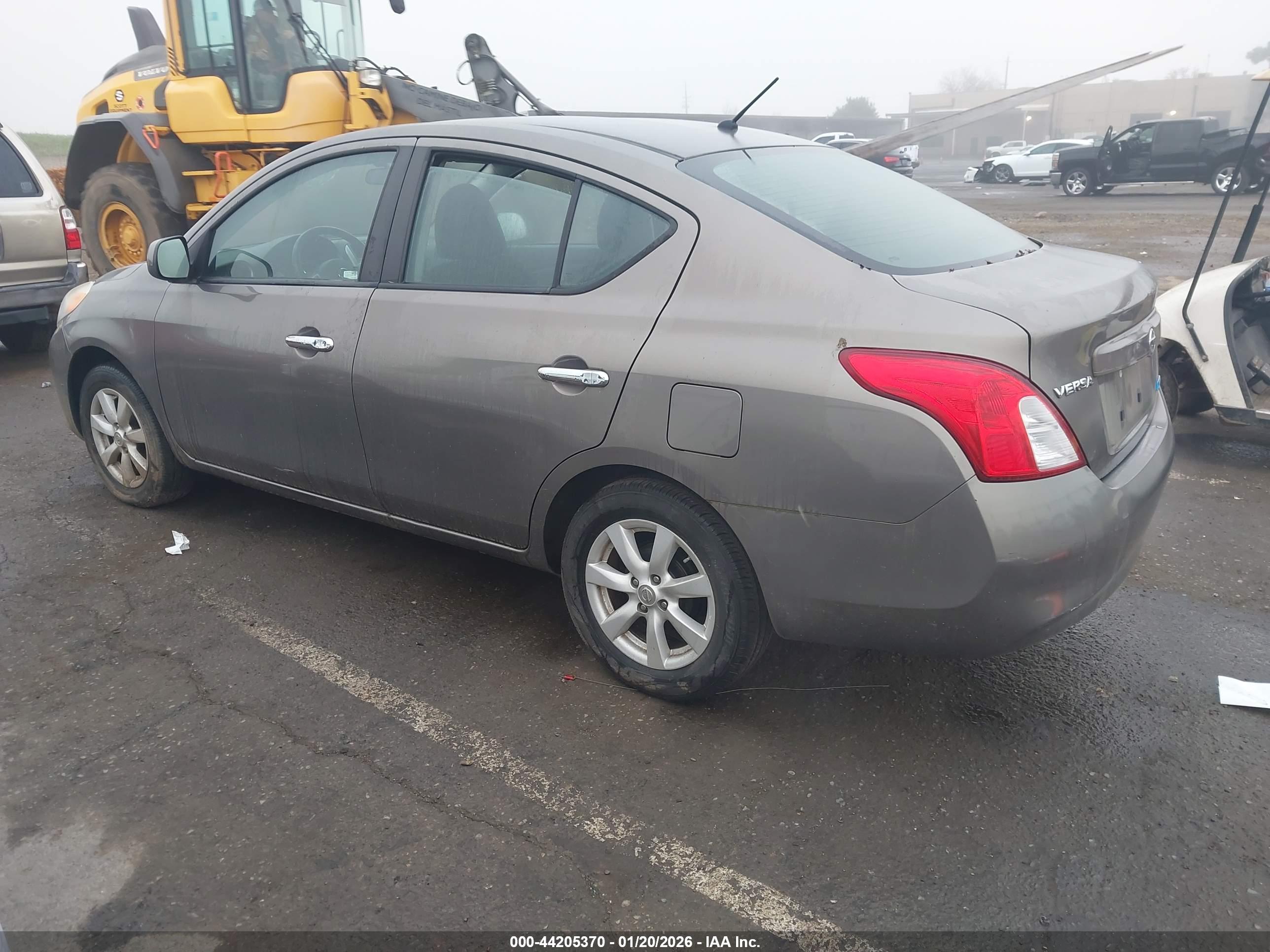 NISSAN VERSA image 3