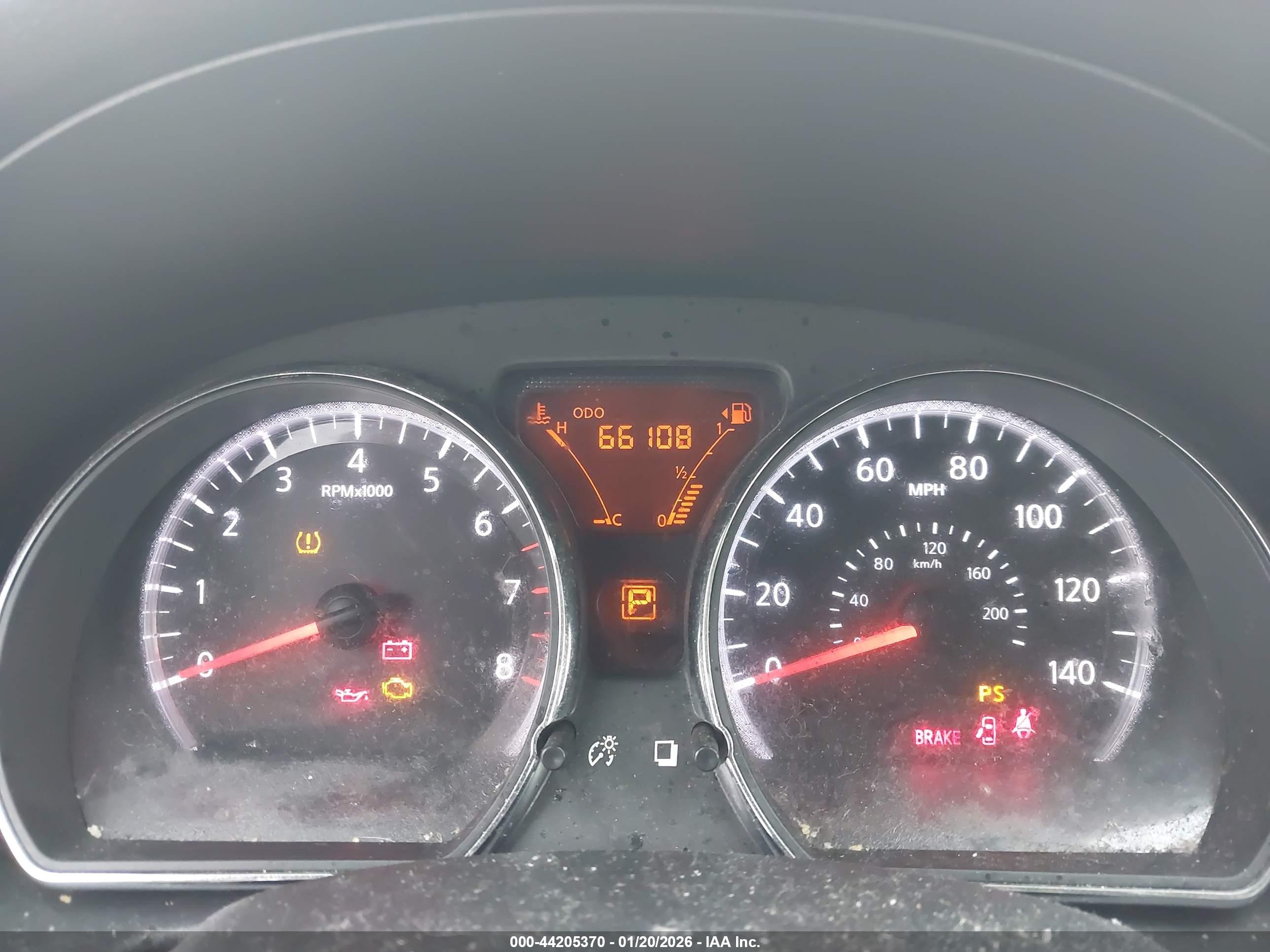 NISSAN VERSA image 7