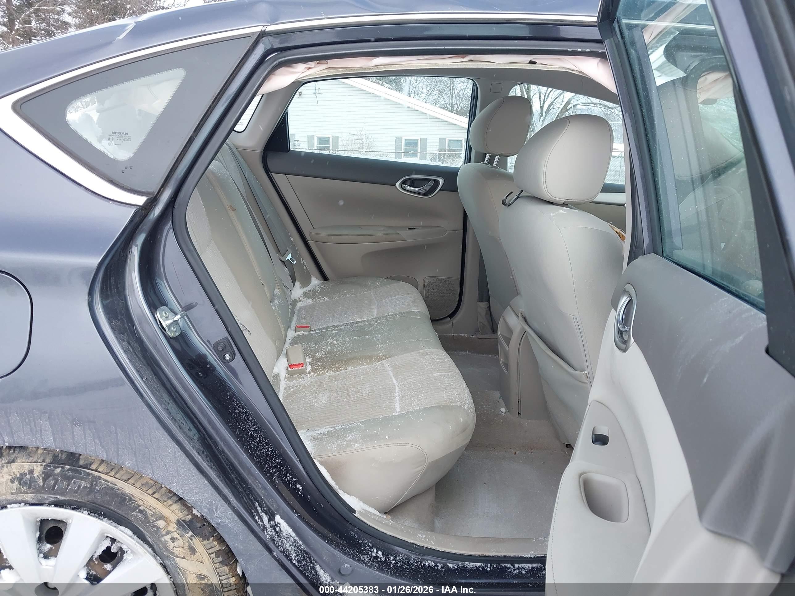 NISSAN SENTRA image 8