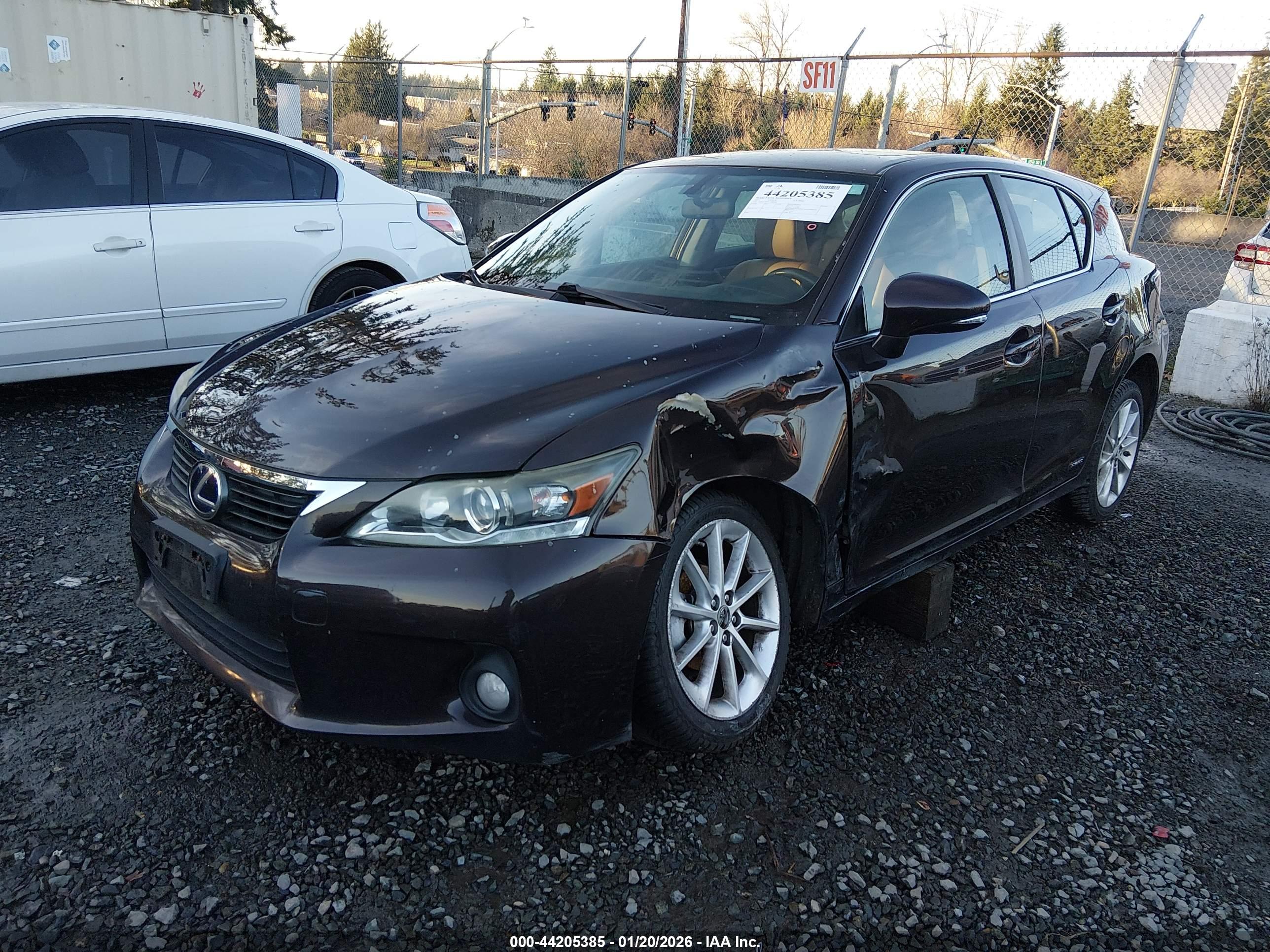 LEXUS CT image 2