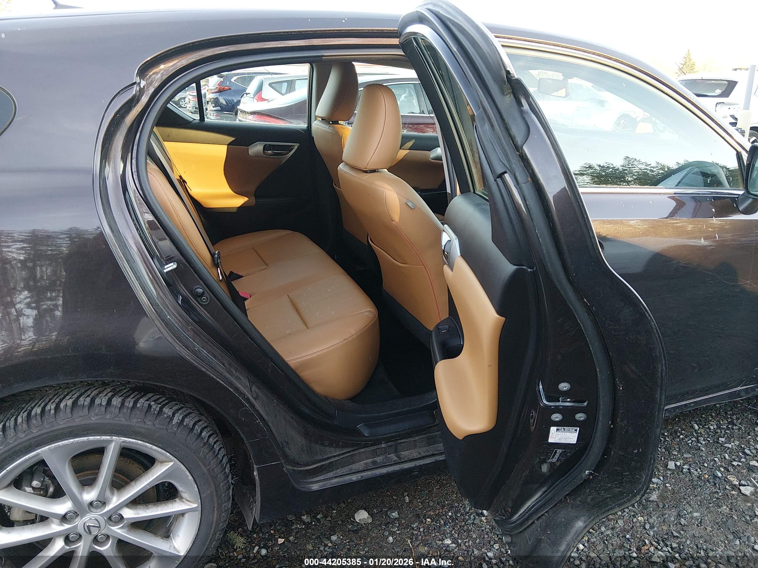 LEXUS CT image 8
